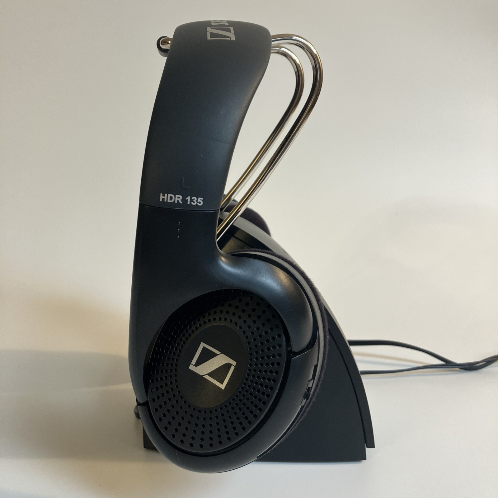 Sennheiser HDR 135 Wireless Headphones, TR135 Charging Dock Base & Manuals Works