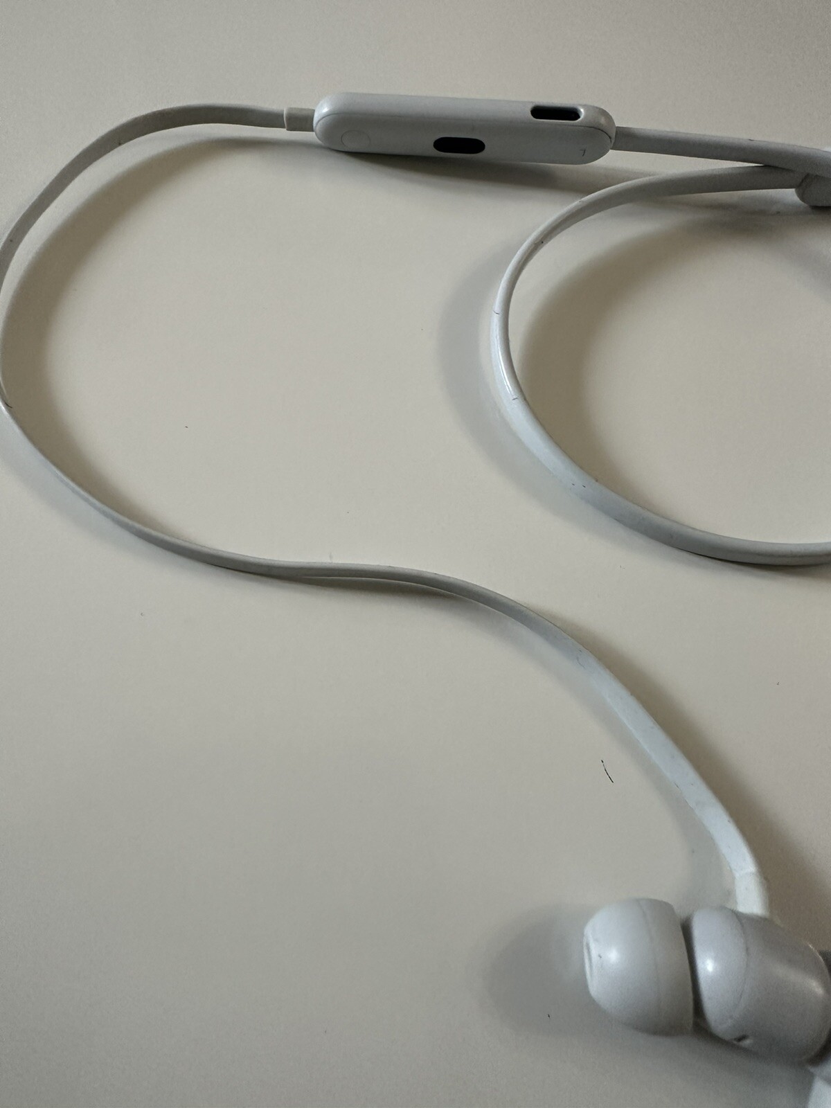 Beats by Dr. Dre Flex Wireless In-Ear Headphones – Smoke Gray