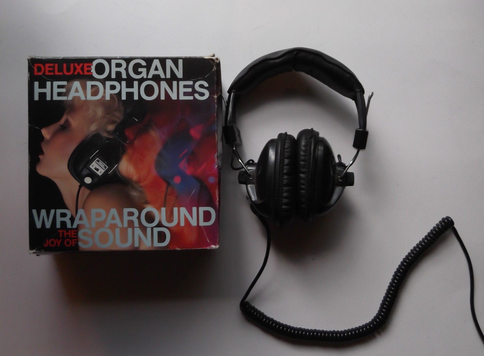 Deluxe Over Ear stereo headphones Vintage 1980’s Halleonard with Organ box