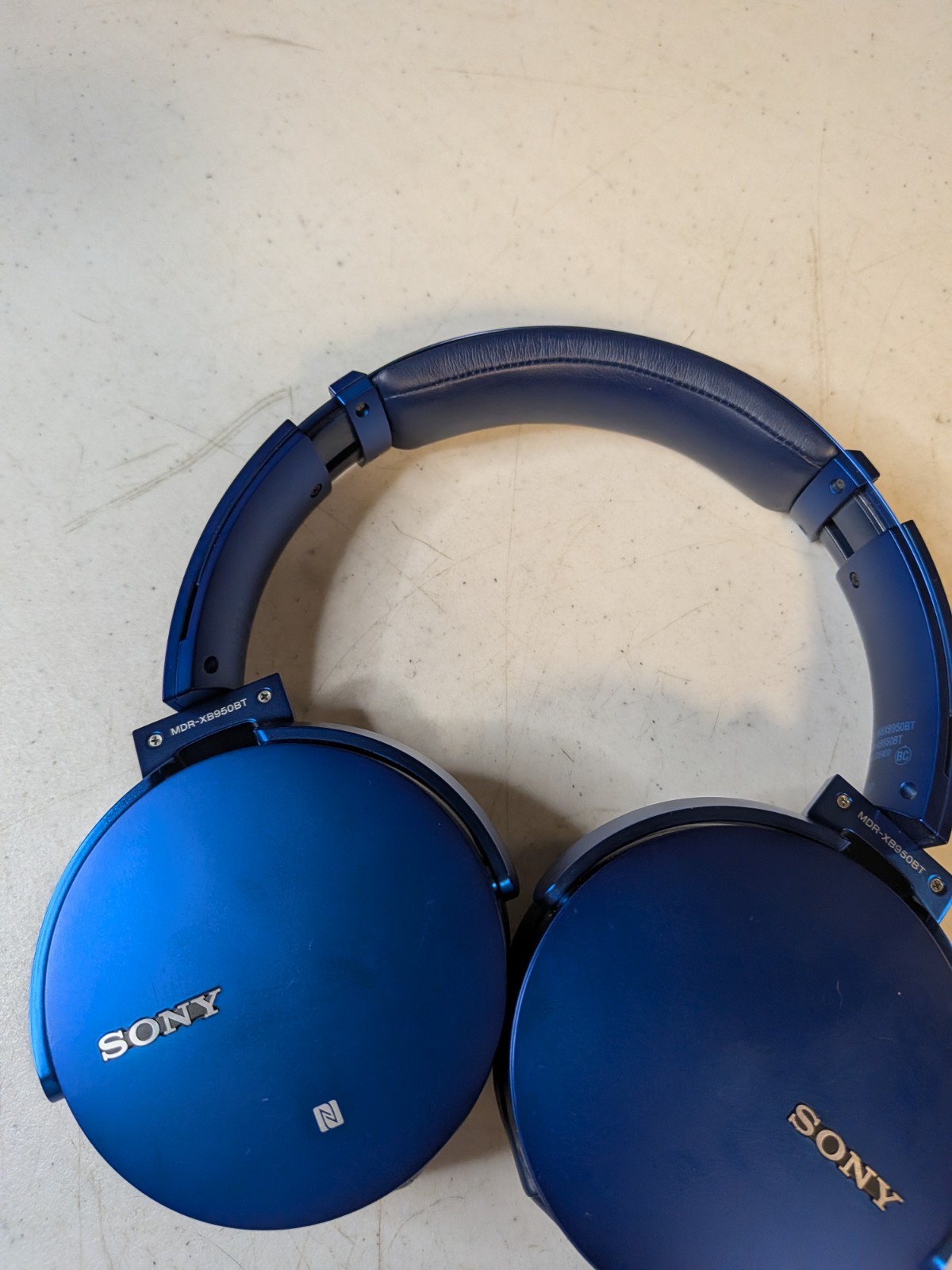 Sony MDR-XB950BT Extra Bass Wireless Bluetooth Stereo Headphones Blue