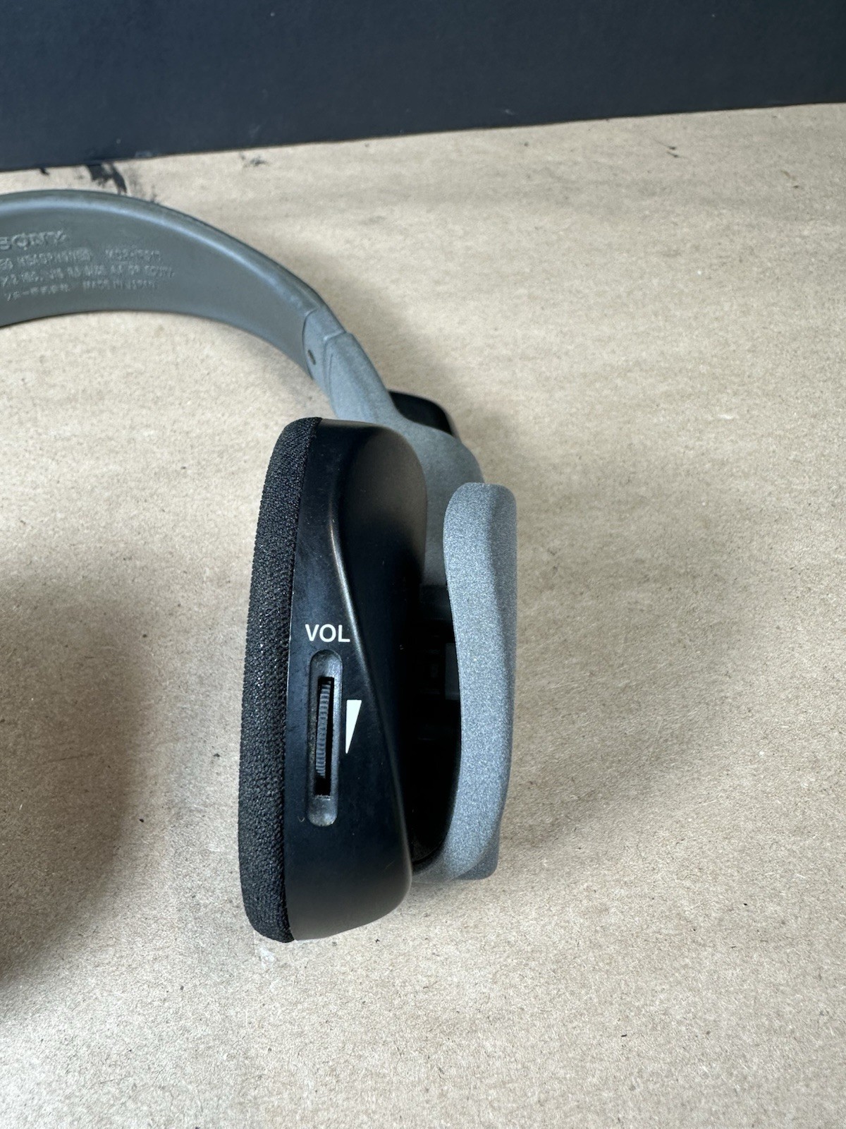 Sony MDR-IF510 cuffie nuove sigillate Ships Fast!