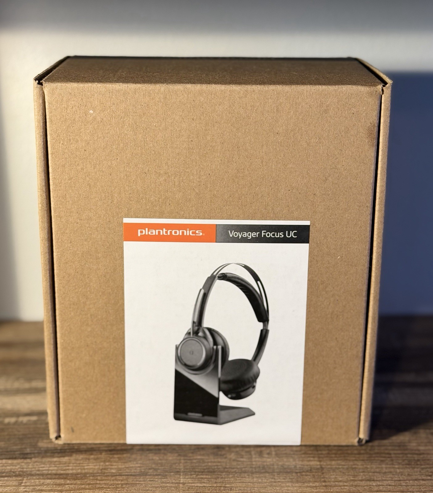Plantronics Voyager Focus UC With Charge Stand