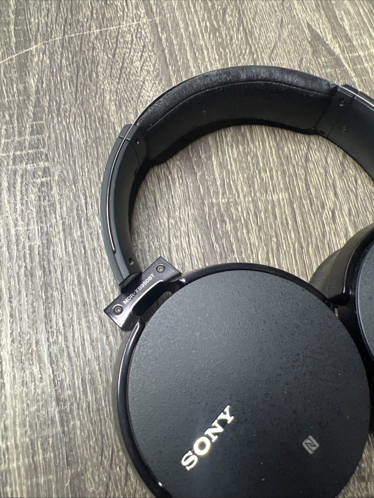Sony MDR-XB950BT Wireless Bluetooth Over Ear Headphones Black Extra Bass