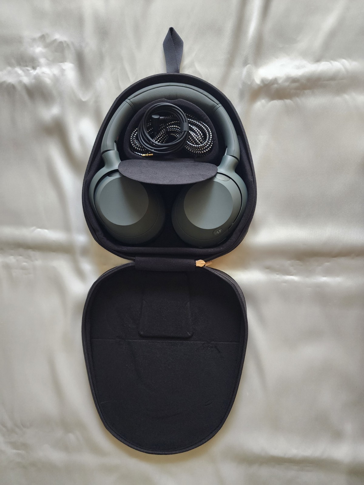 Sony ULT WEAR 900N Wireless Noise Canceling Bluetooth Headphones Forest Gray
