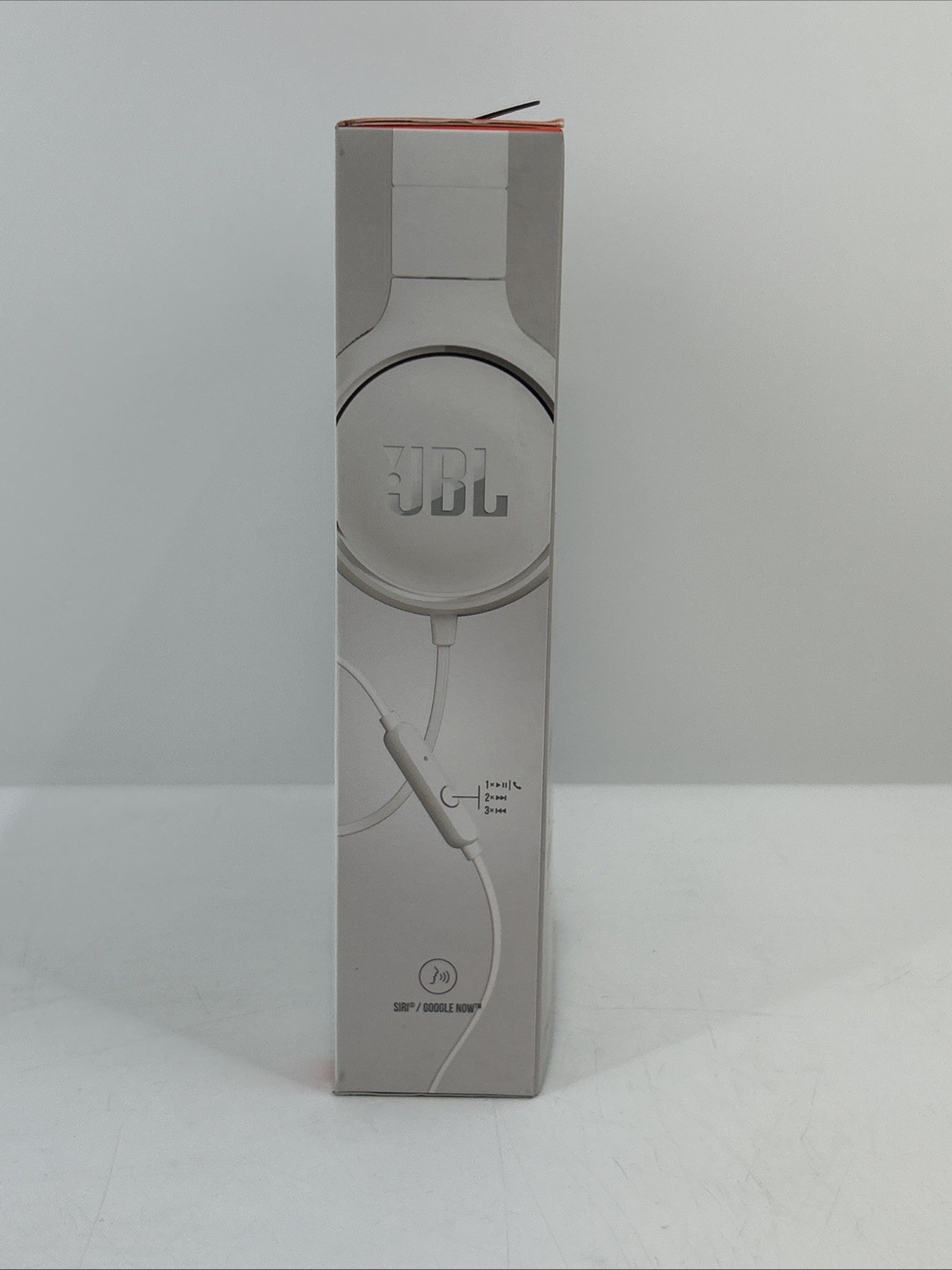 JBL Harman Tune 500 Pure Bass Sound Headphones – Siri/ Google Now WHITE