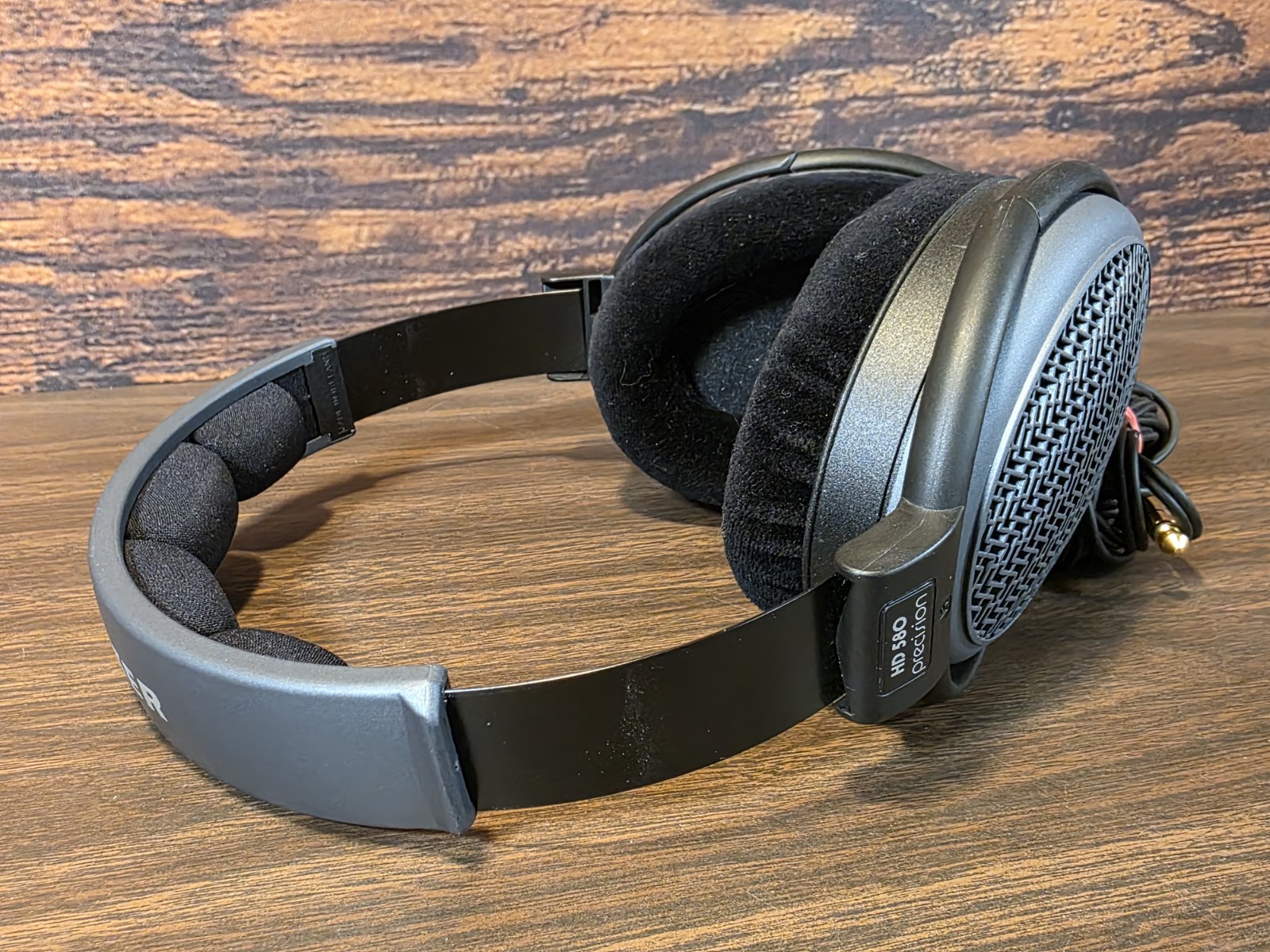 Sennheiser HD 580 Precision HiFi Open Back Wired Headphones, Adjustable Headband