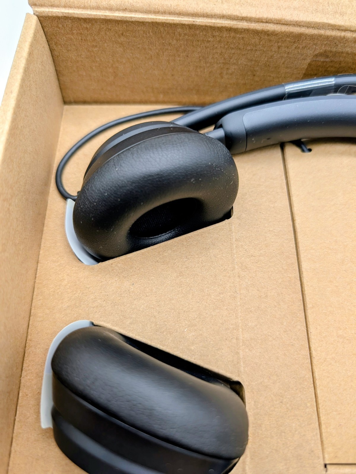 Microsoft 8JN-00001 Modern USB Headset – Stereo Wired On-ear Binaural Noise