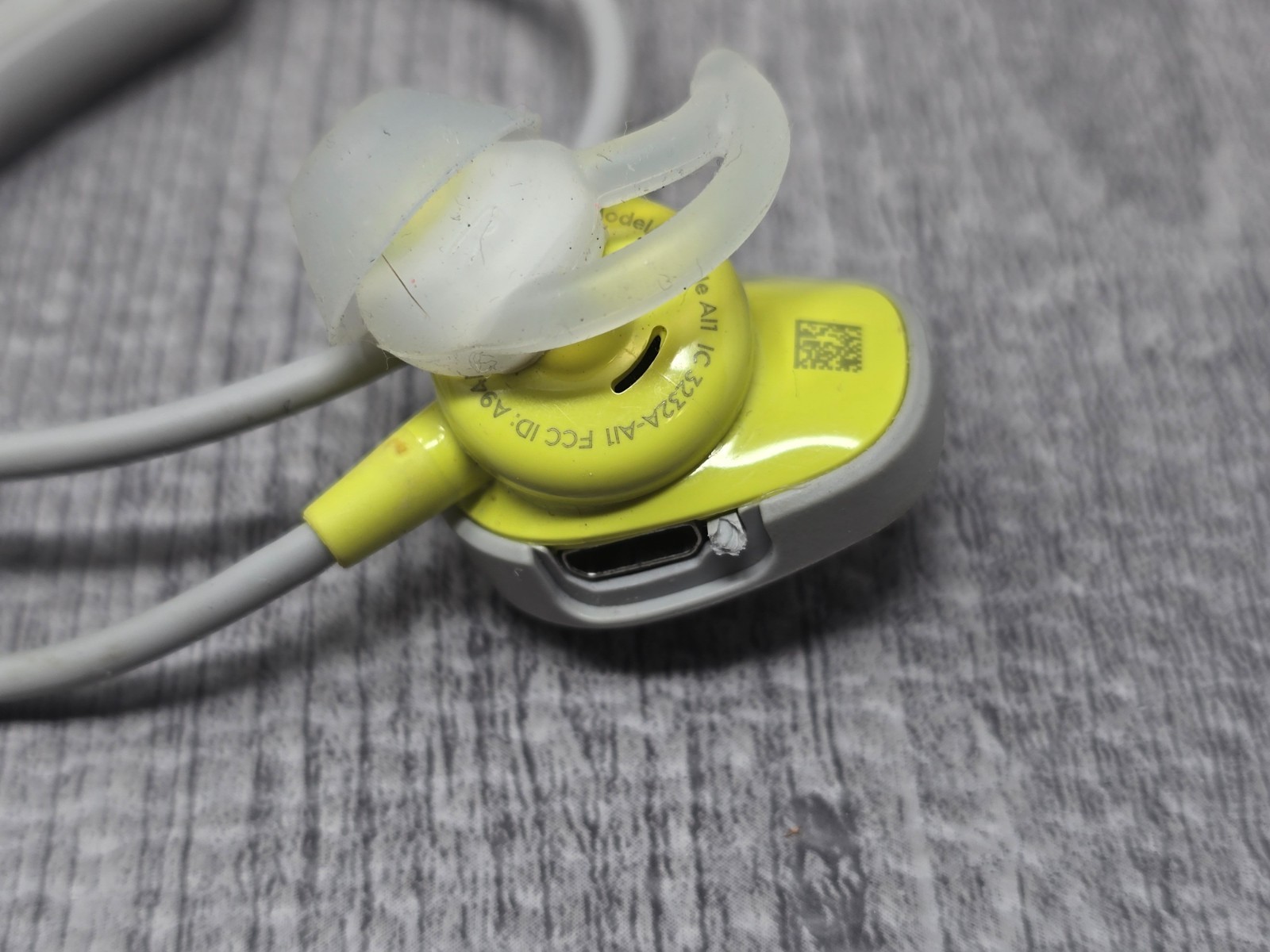 Bose SoundSport Wireless in Ear Neckband Headphones Green/gray