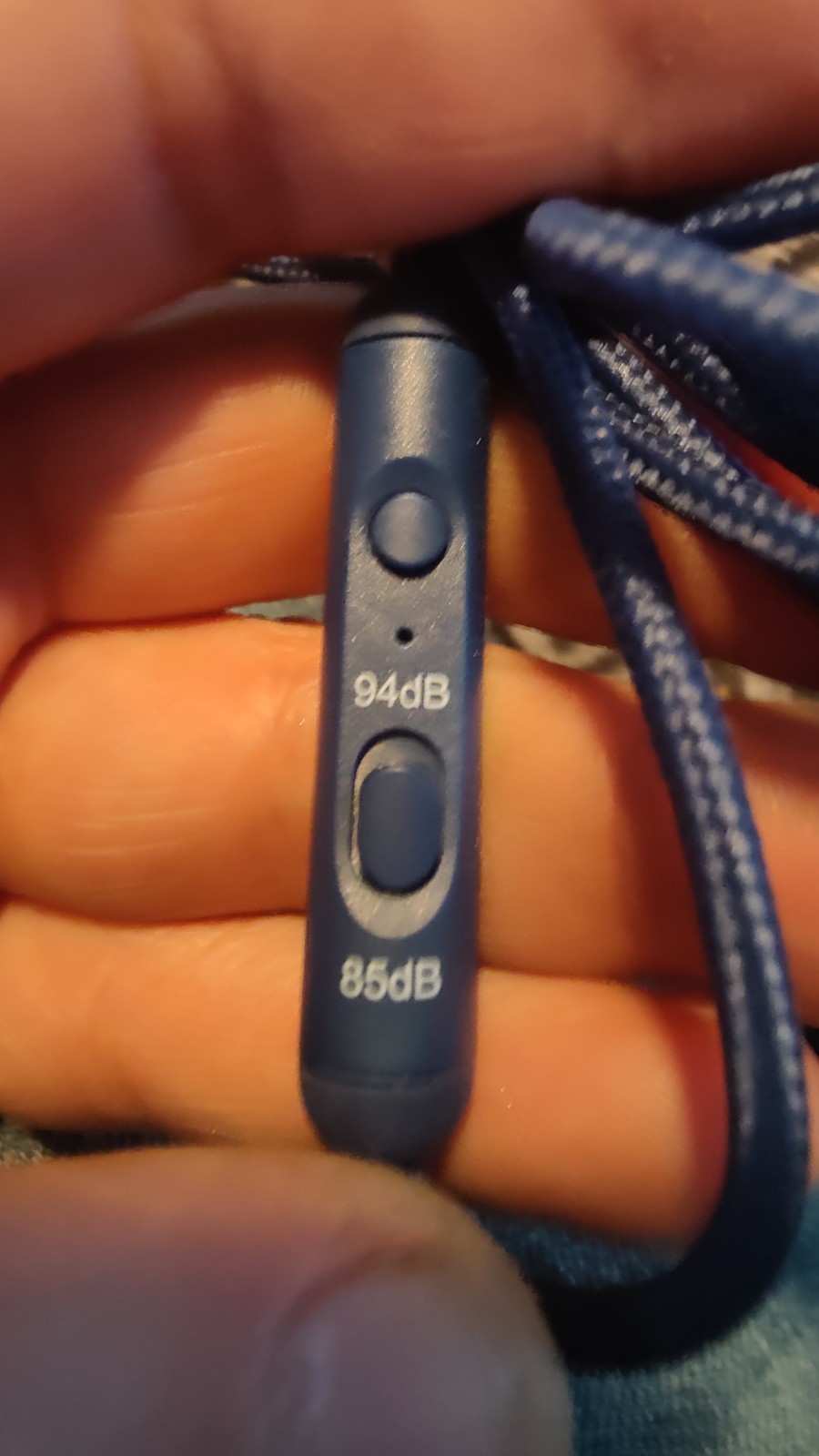 Headphones Adjustable Sound Choose Between 94db-84db Pause And Unpause Button