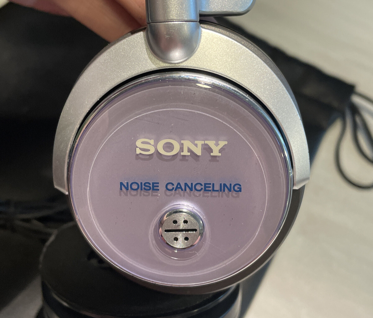 Sony MDR-NC6 Active Noise Cancelling Stereo Headphones Over-Ear Silver Black