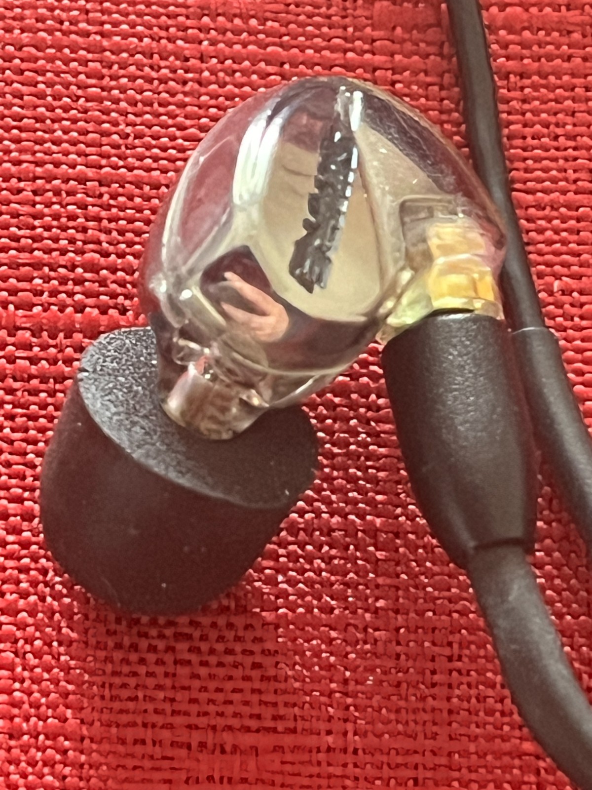 Shure SE425 Sound Isolating In-Ear Stereo Headphones