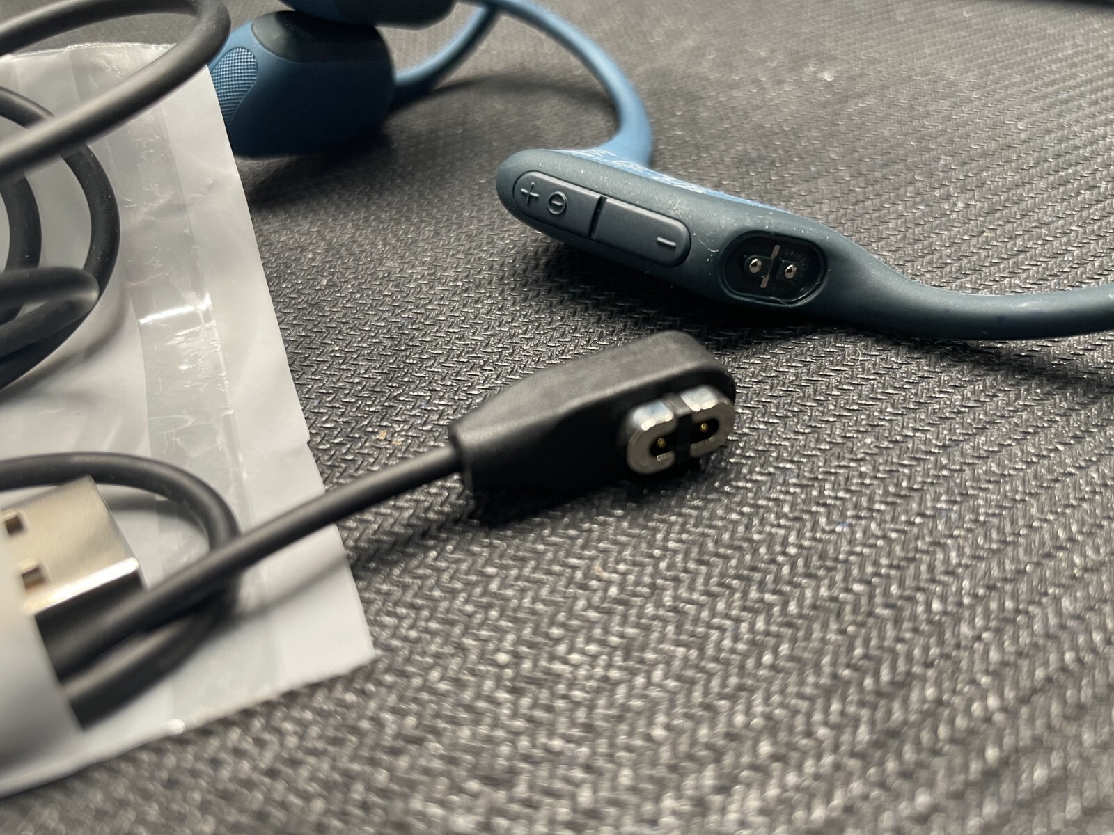 Shokz S810-ST-BK-US OpenRun Pro Bone Conduction Open-Ear Sport With Cable Blue