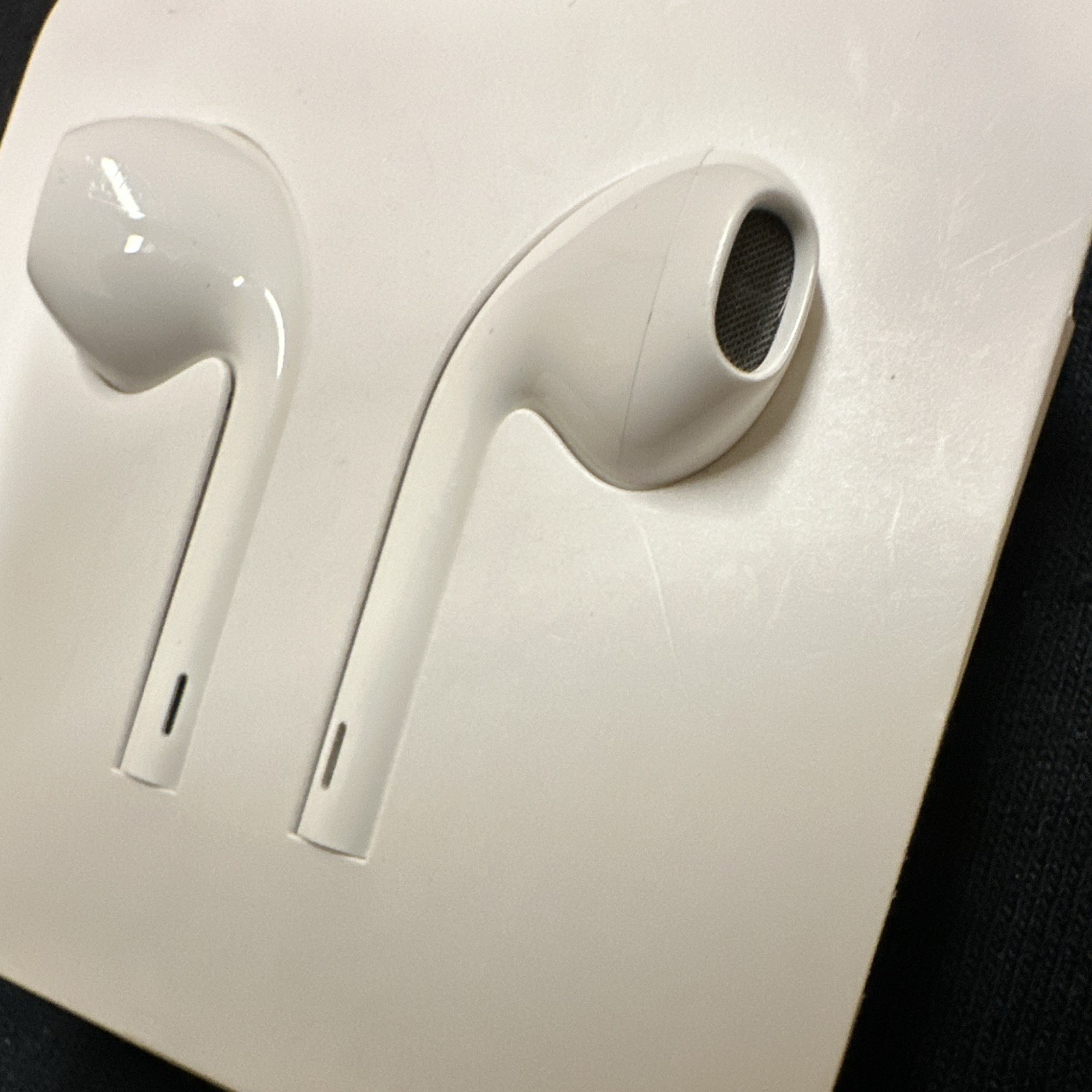 Apple EarPods Wired Lightning In-Ear Earbuds White Mic Volume Control 1.2m