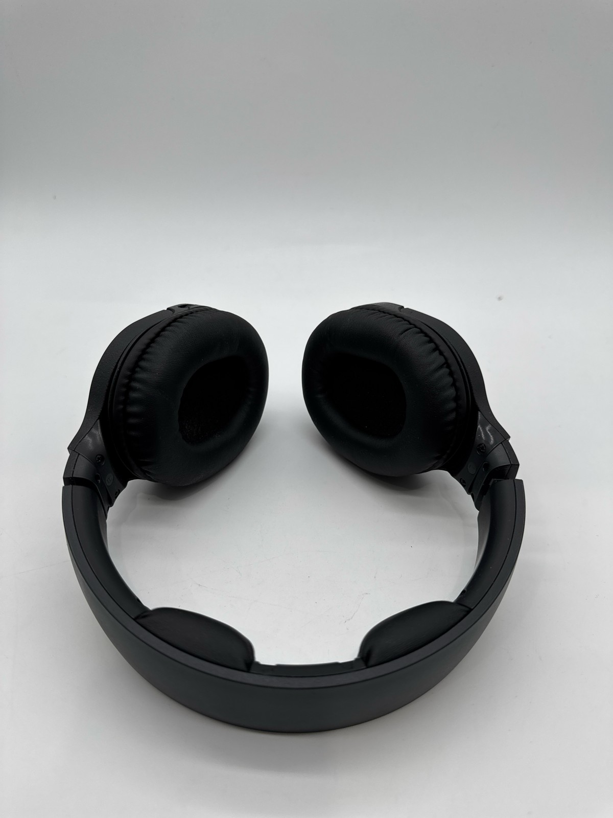 Sony WH-RF400 Wireless Over-Ear Home Theater Headphones 3.5 mm Jack – Black