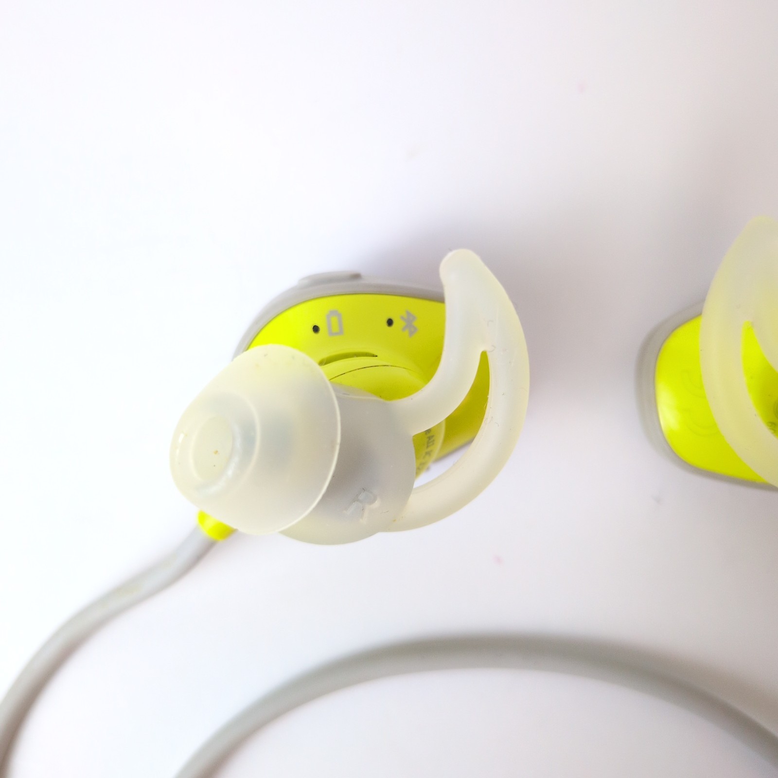 Bose SoundSport Wireless In Ear Bluetooth Sweat-Resistant Headphones Grey Yellow