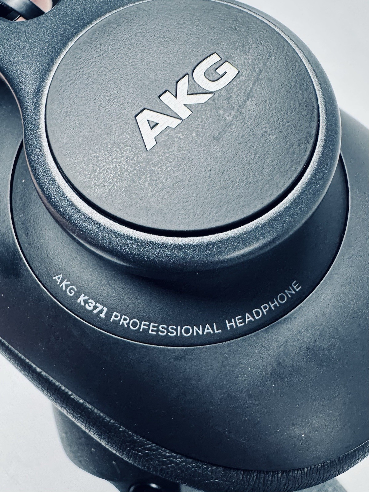 AKG K371 Over-Ear Closed-Back Pro Studio Headphones 50MM Drivers 3 Cables Bag