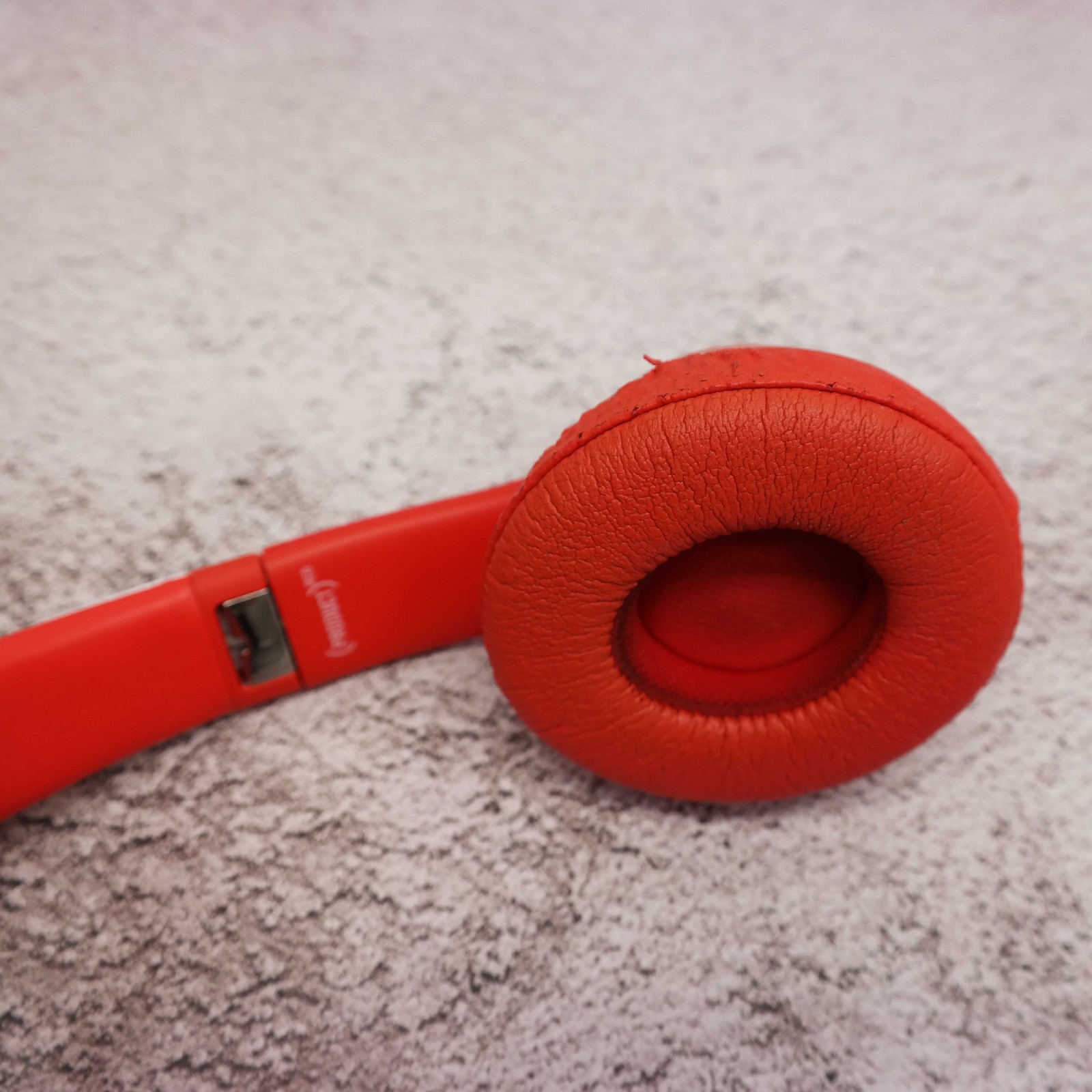 Beats Solo3 Wireless On-Ear Headphones Red (MX472LL/A) BROKEN
