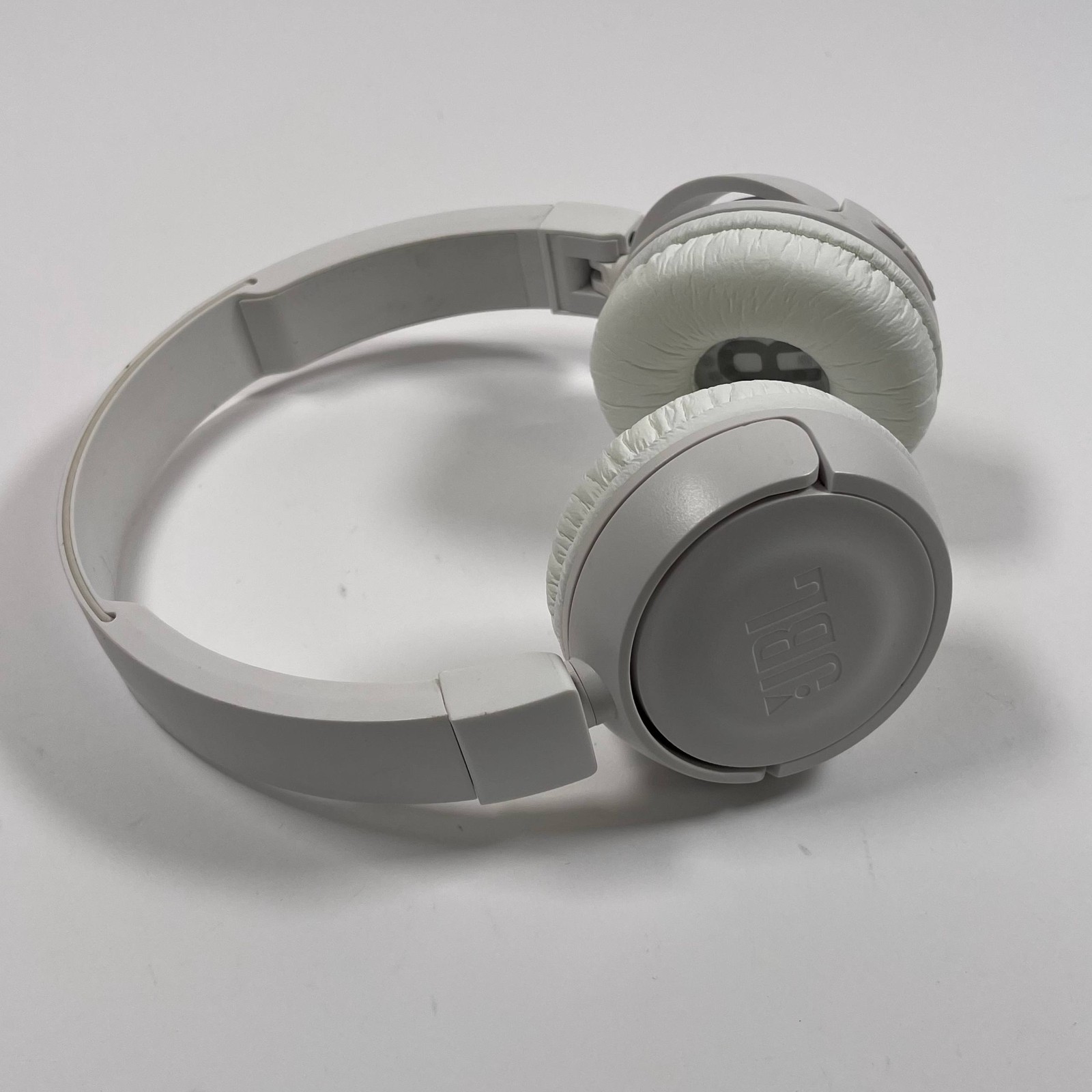 JBL T450BT Wireless On-Ear Headphones with Built-in Remote and Microphone White