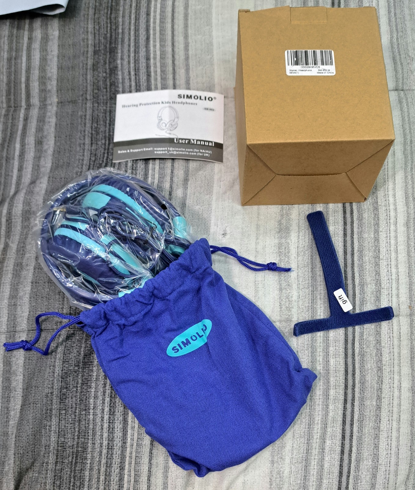 SIMOLIO Kids Headphones for School Travel Bright Mint BRAND NEW SMOKE FREE HOME