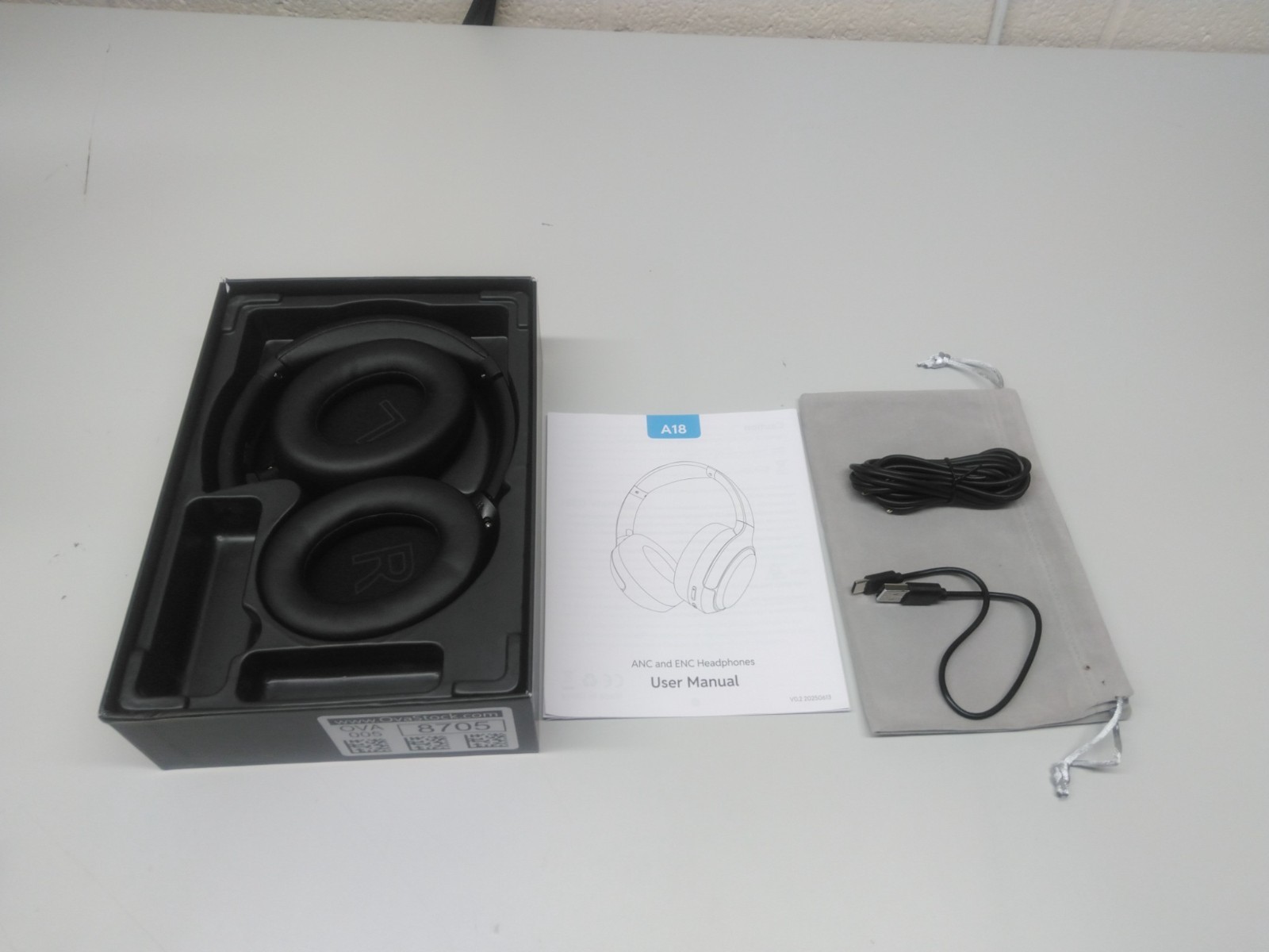TAGRY A18 Hybrid Bluetooth 6.0 Headphones Black Transparency Mode ANC 6 ENC Mic