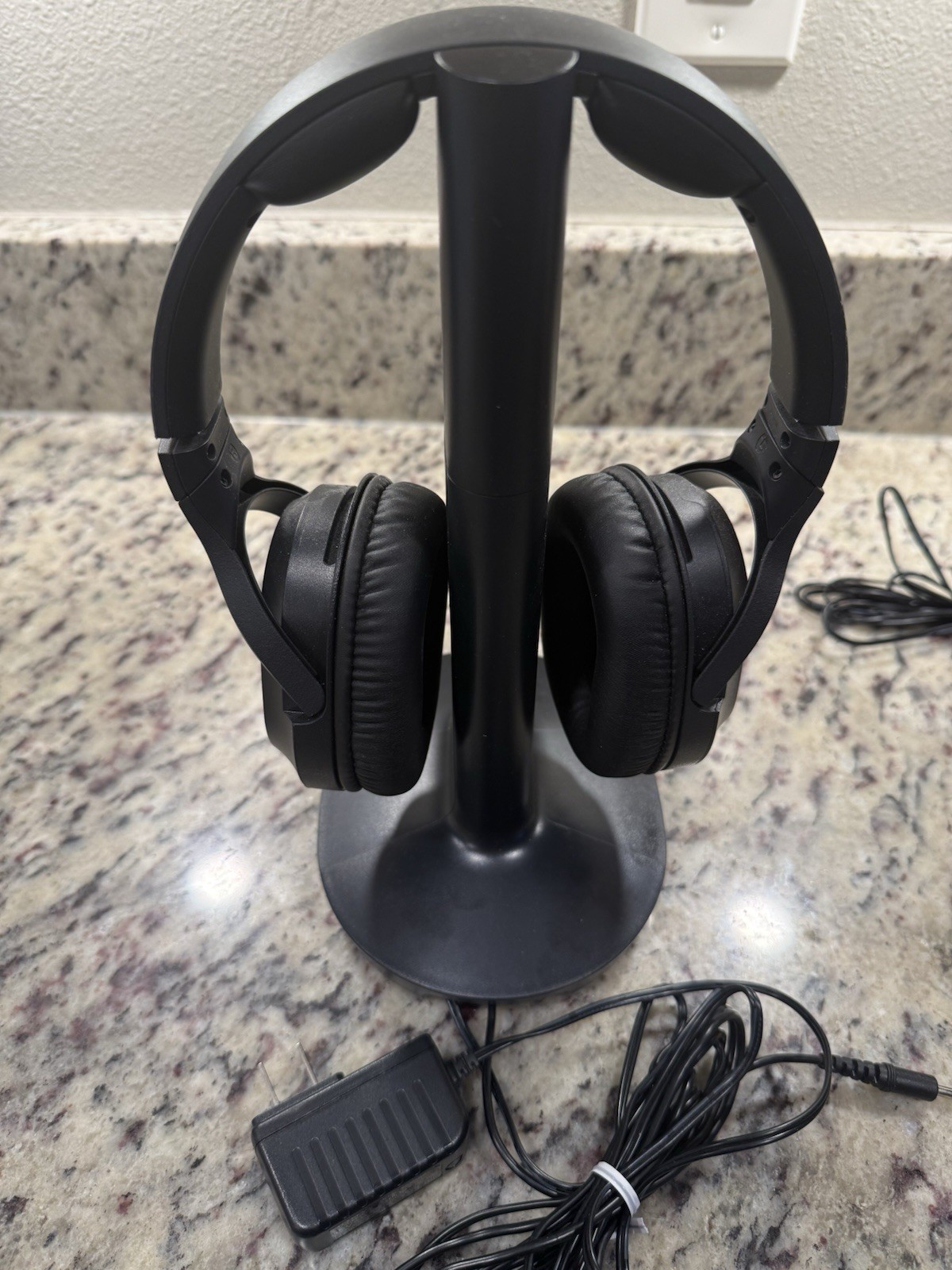 Set Of 2 Sony Wireless Headphones WH-RF400R with Transmitter Dock TMR-RF400