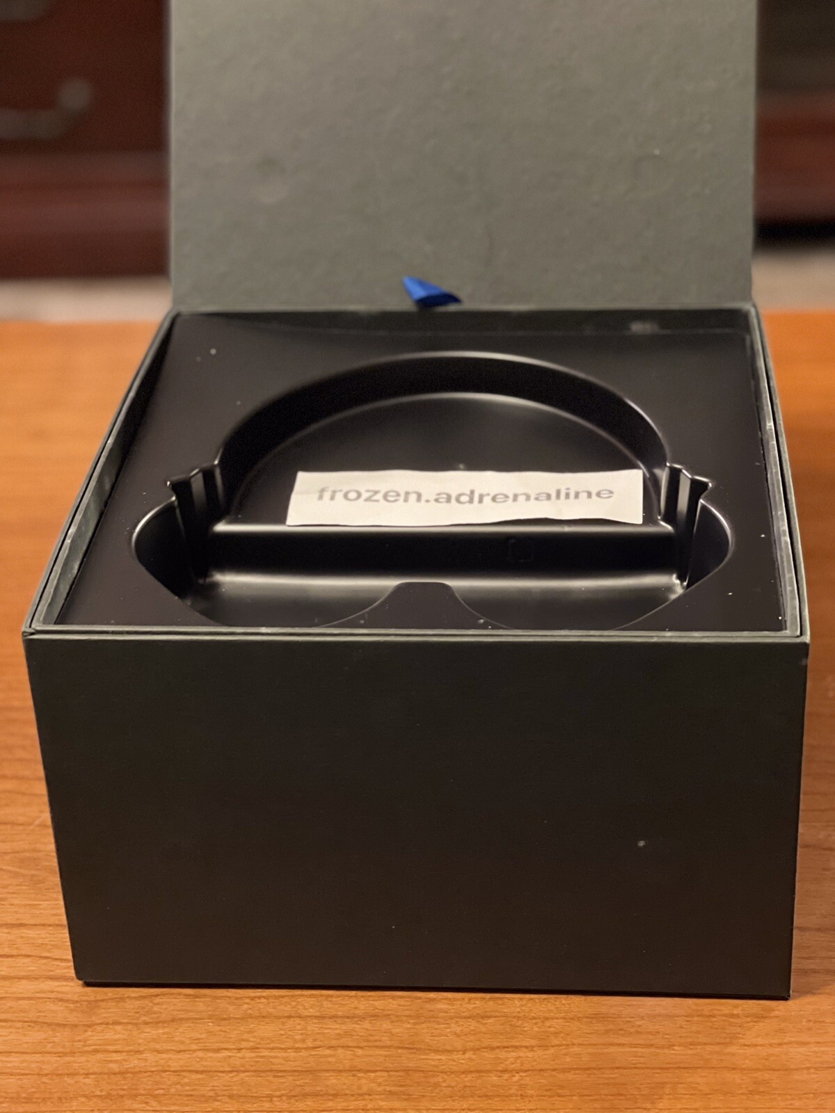READ: Logitech UE Ultimate Ears 9000 OEM REPLACEMENT BOX – FAST SHIPPING ✈️