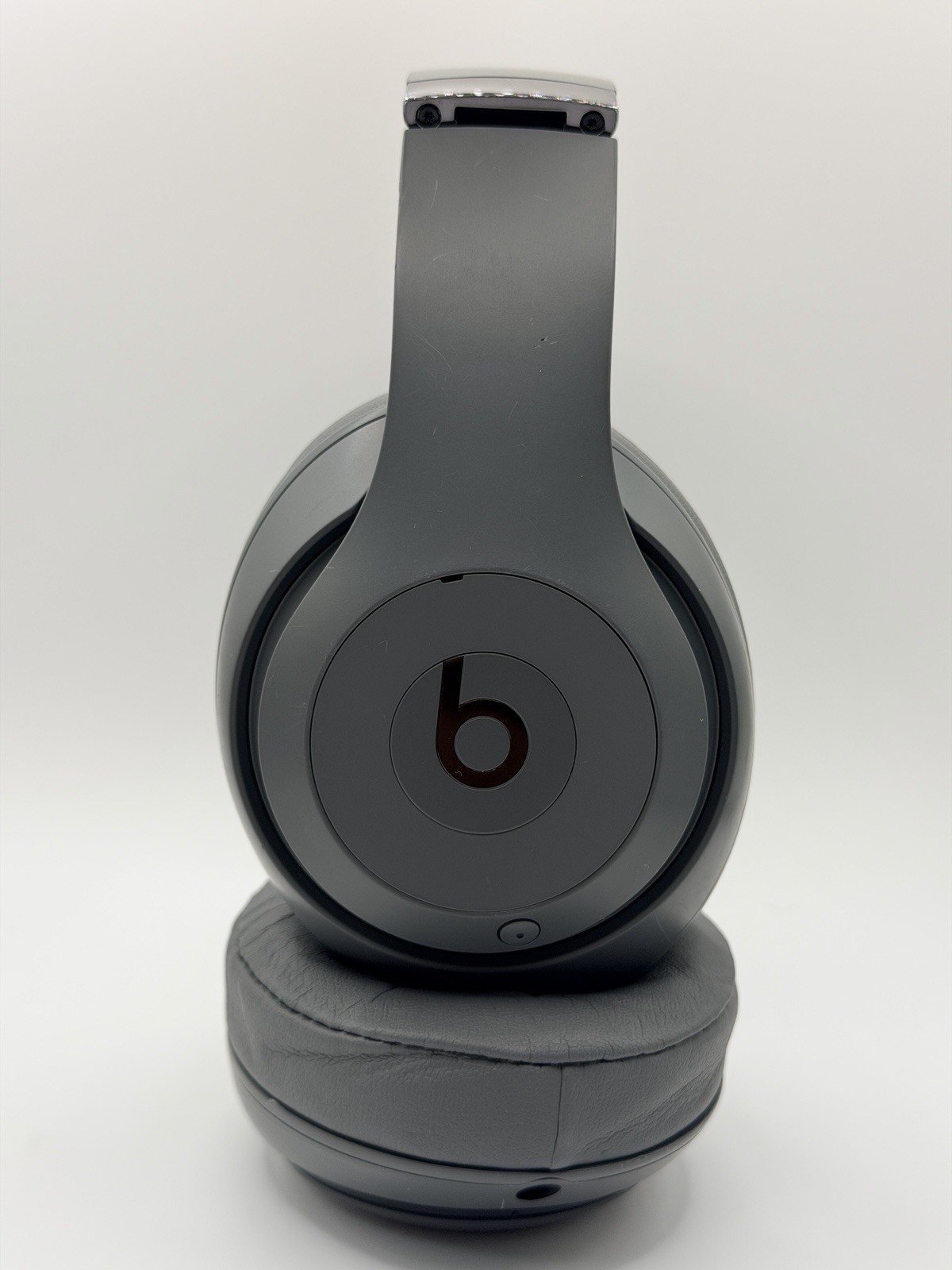 Beats by Dr. Dre Studio3 Over the Ear Wireless Headphones – Gray