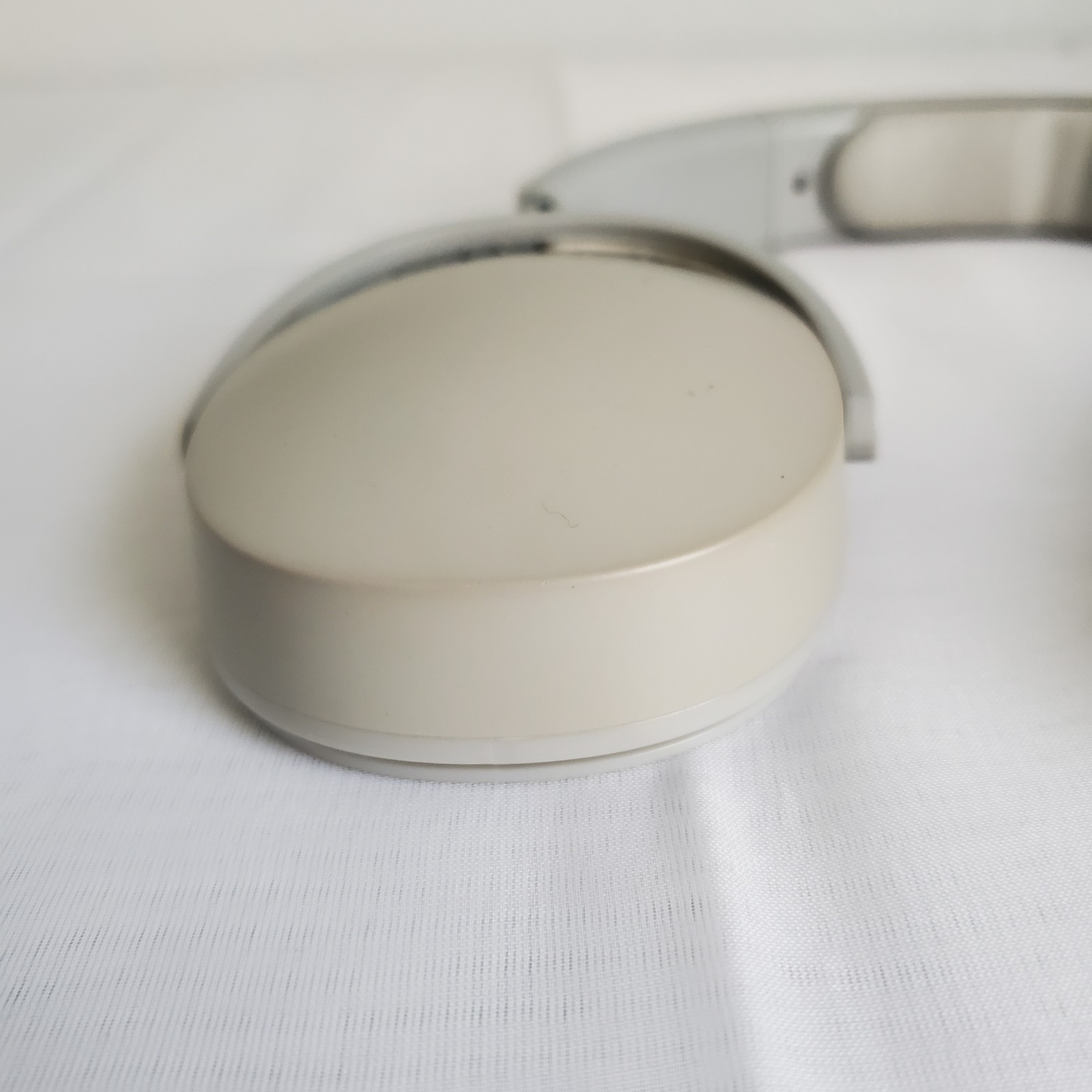 Skullcandy Hesh Evo Wireless Over-Ear Bluetooth Headphones Bone Needs Earpads