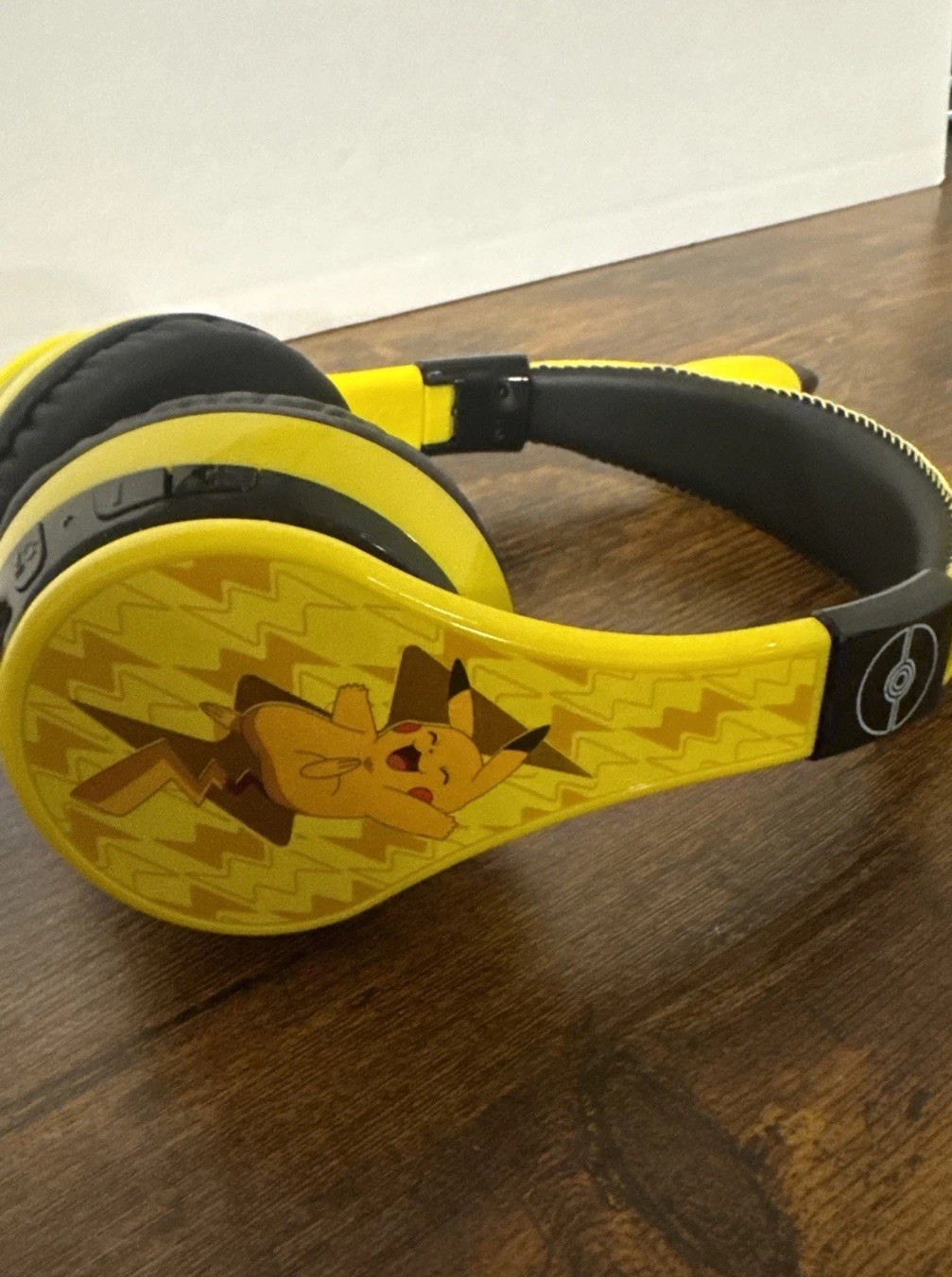eKids Pokemon Pikachu Bluetooth Wireless Headphones Ears Yellow Tested Working