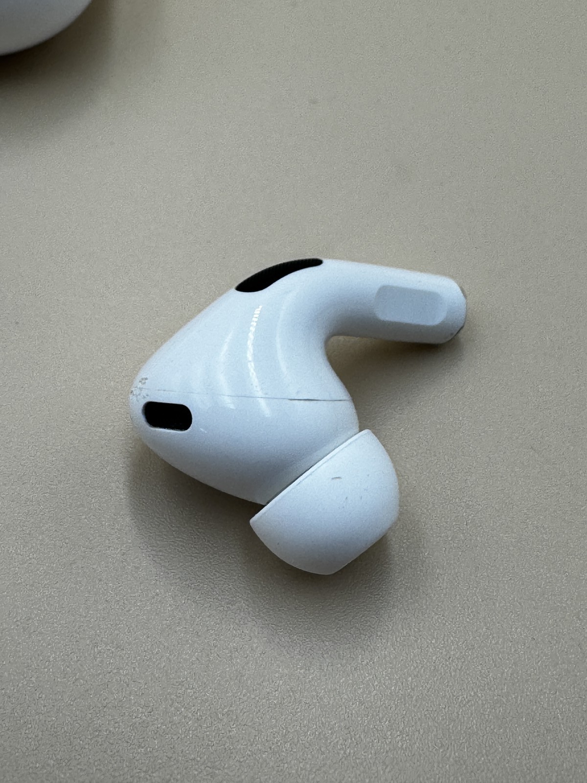 Apple AirPods Pro (2nd gen) (2023) White (with USB-C Case) MTJV3LL/A PC1711932