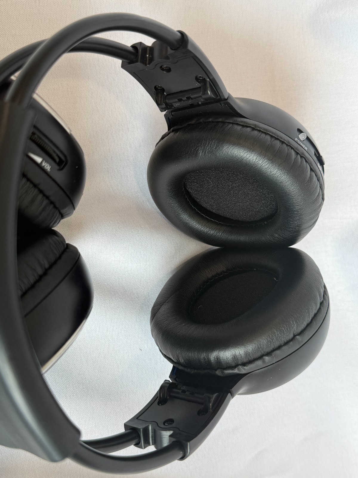 PAIR RF KeyAudio Headphones for Rear Media Vehicle- Excellent Condition