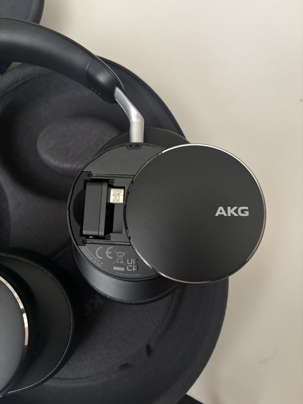 Harman AKG N9 Hybrid Wireless Headphones Black – Open Box