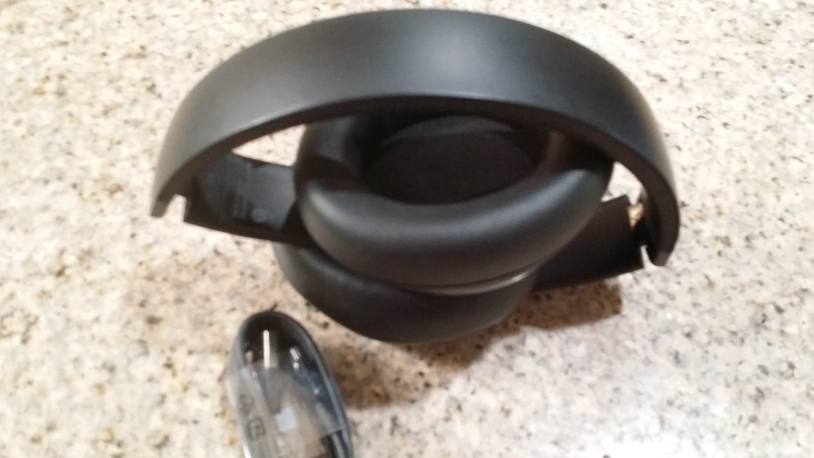 Beats by Dr. Dre Studio Pro Wireless Bluetooth Over-Ear headphones Gold/Black