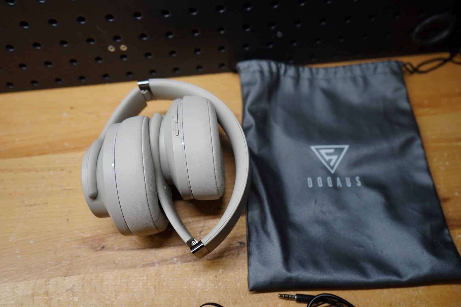 (i) DOQAUS LIFE 3 Bluetooth Headphones Wireless 90 Hrs Playtime Grey