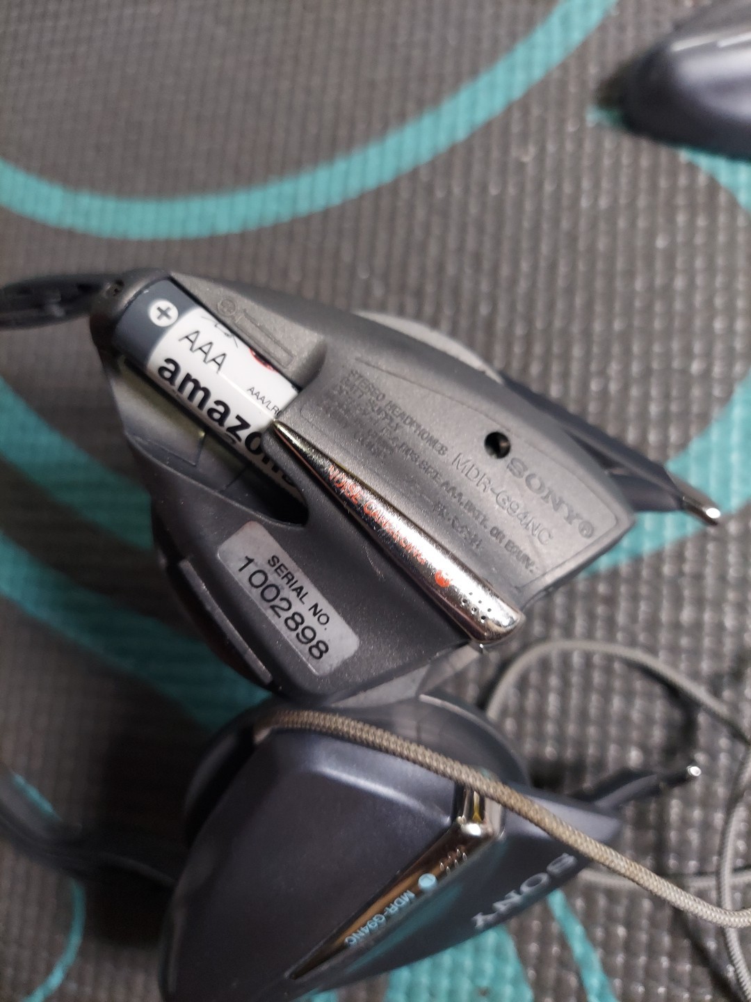 Sony Headphones, Model MDR-G94NC, Retractable.Tested.