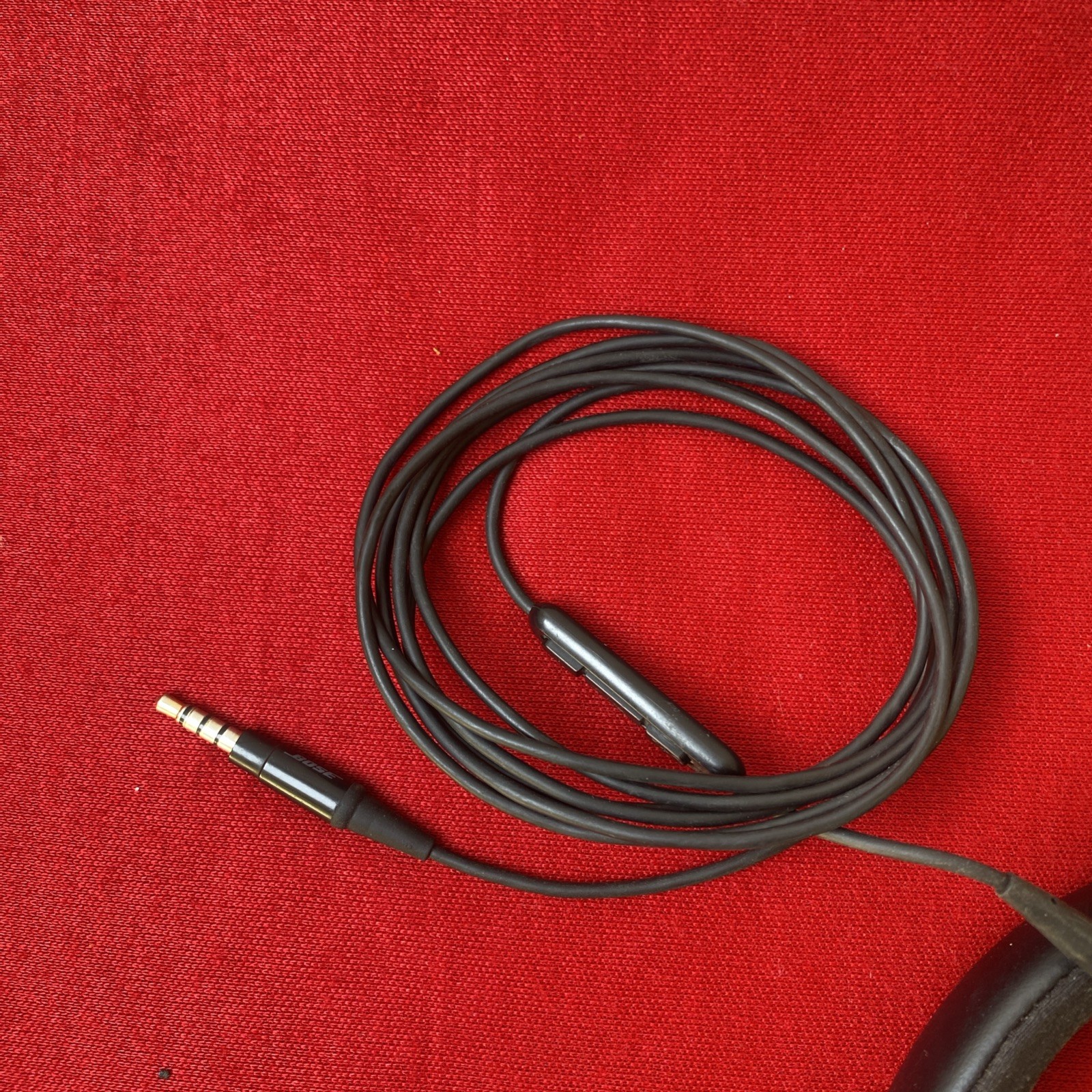 Bose Wired On-Ear Headphones Black Foam Ear Pad 3.5 Audio Jack Microphone