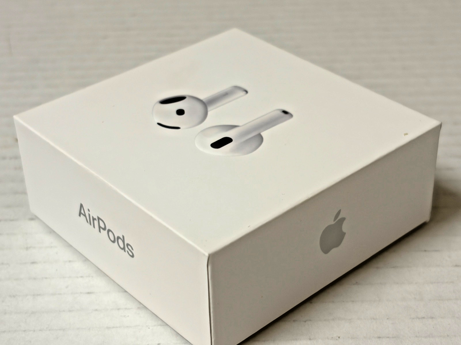 Brand New Factory Sealed Apple Airpods 4 + Fast Shipping