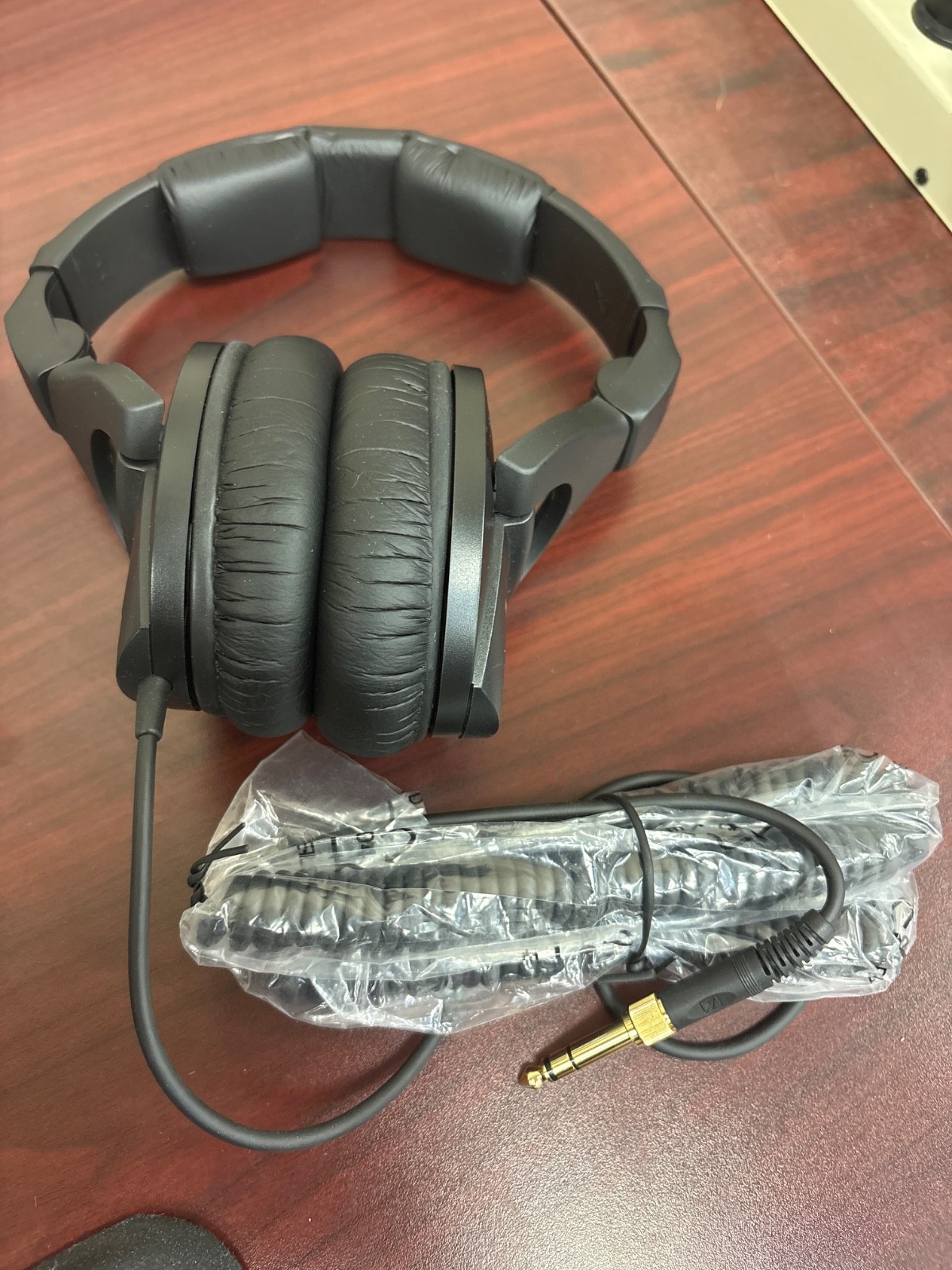 Sennheiser HD 280 Pro Over the Ear Headphones – Black NEW! 1/4” & 1/8” adapters!