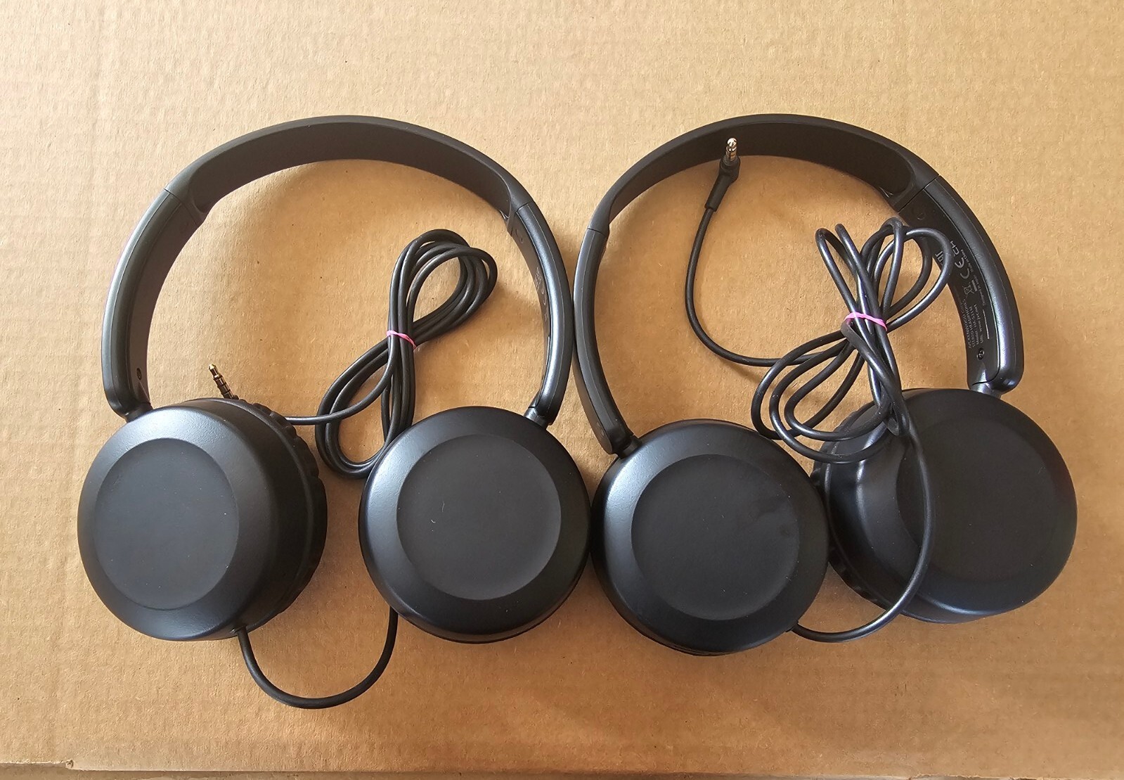 2x JVC HA-S31M Powerful Sound Wire Headphones