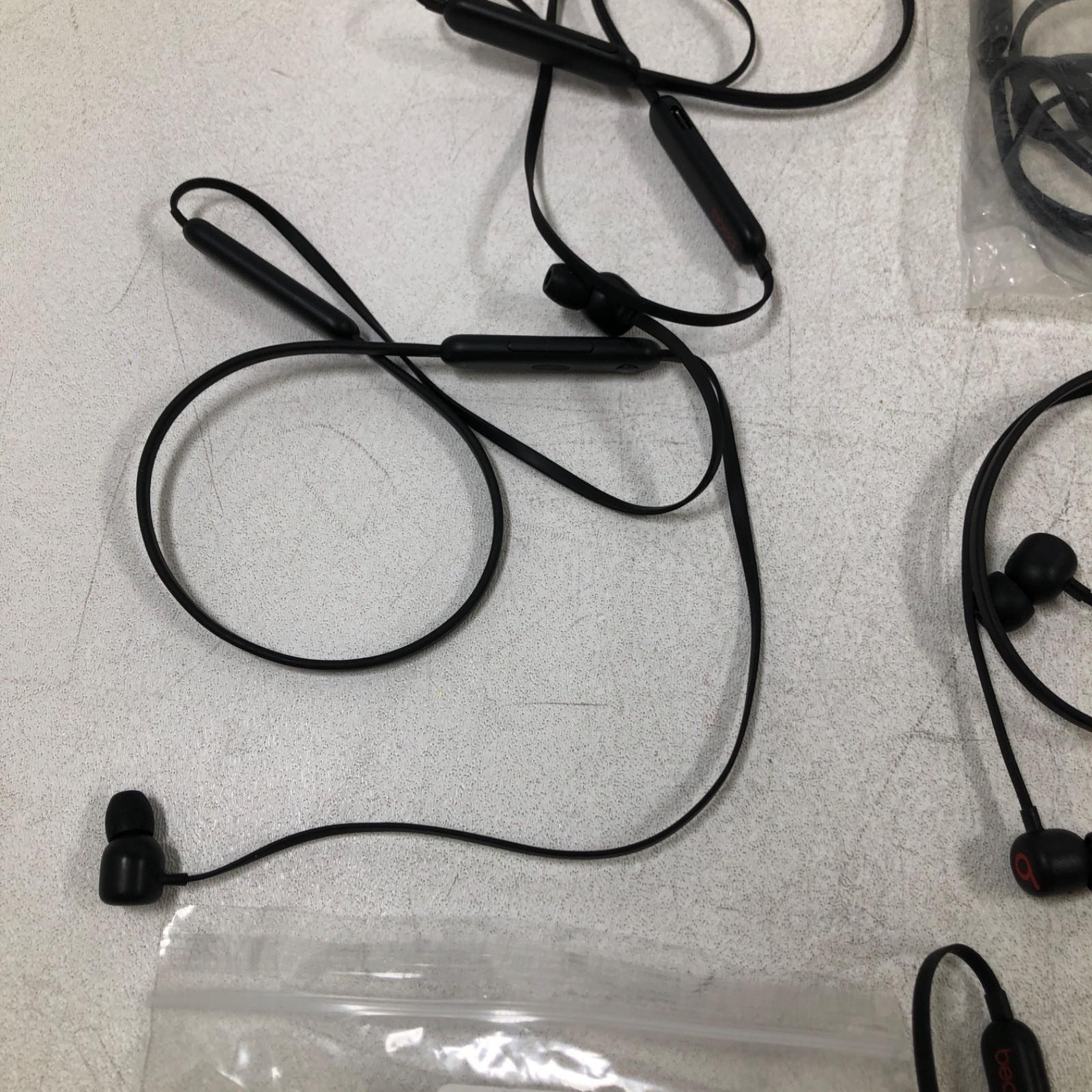 FOR PARTS LOT OF 15 Beats Flex Wireless Bluetooth Earbuds Earphones – Black/Whit