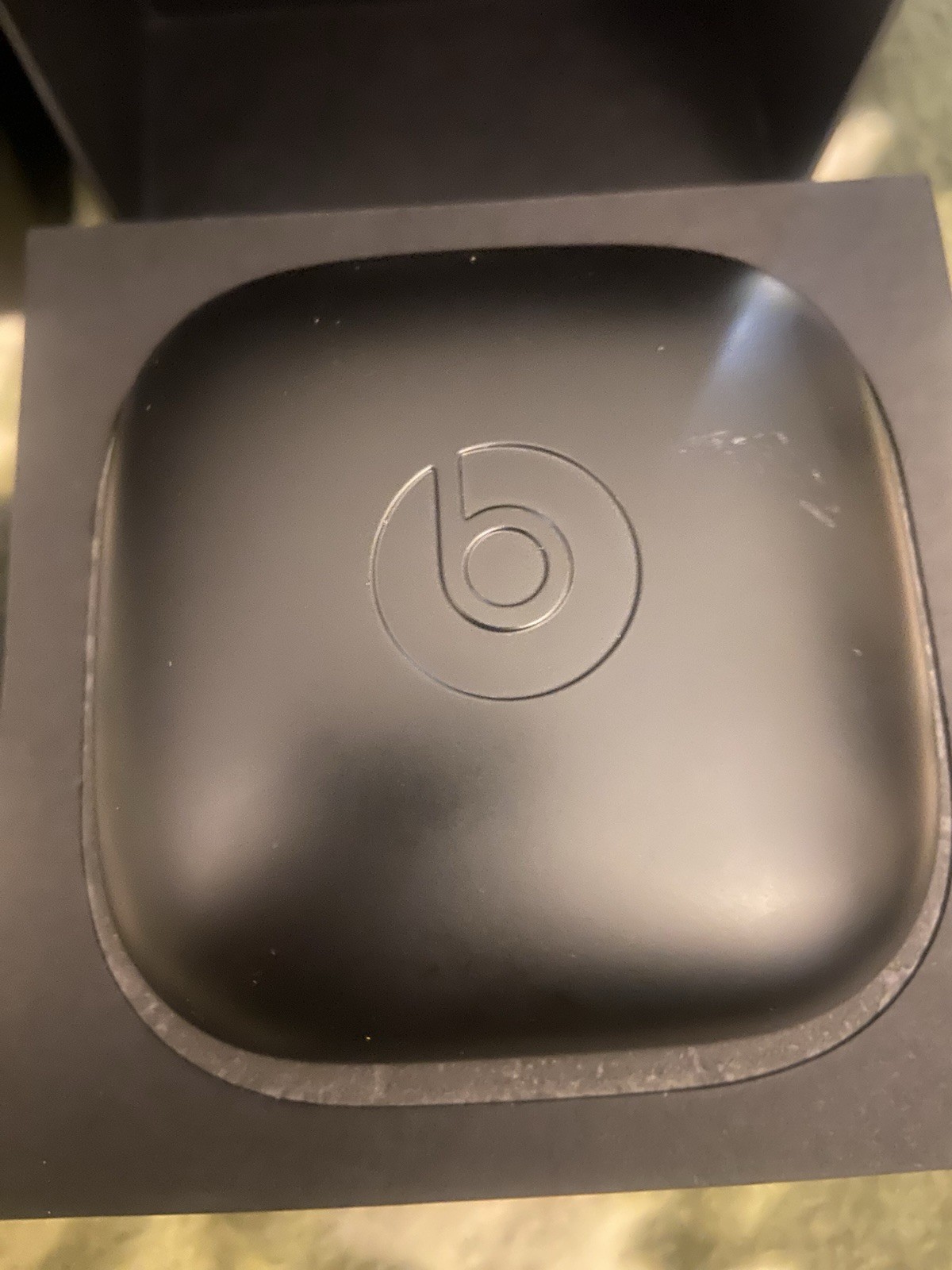Powerbeats Pro Charging CASE A2078 -Black‎ – ‎MY582LL/A & 1 Right (depleted Bat)