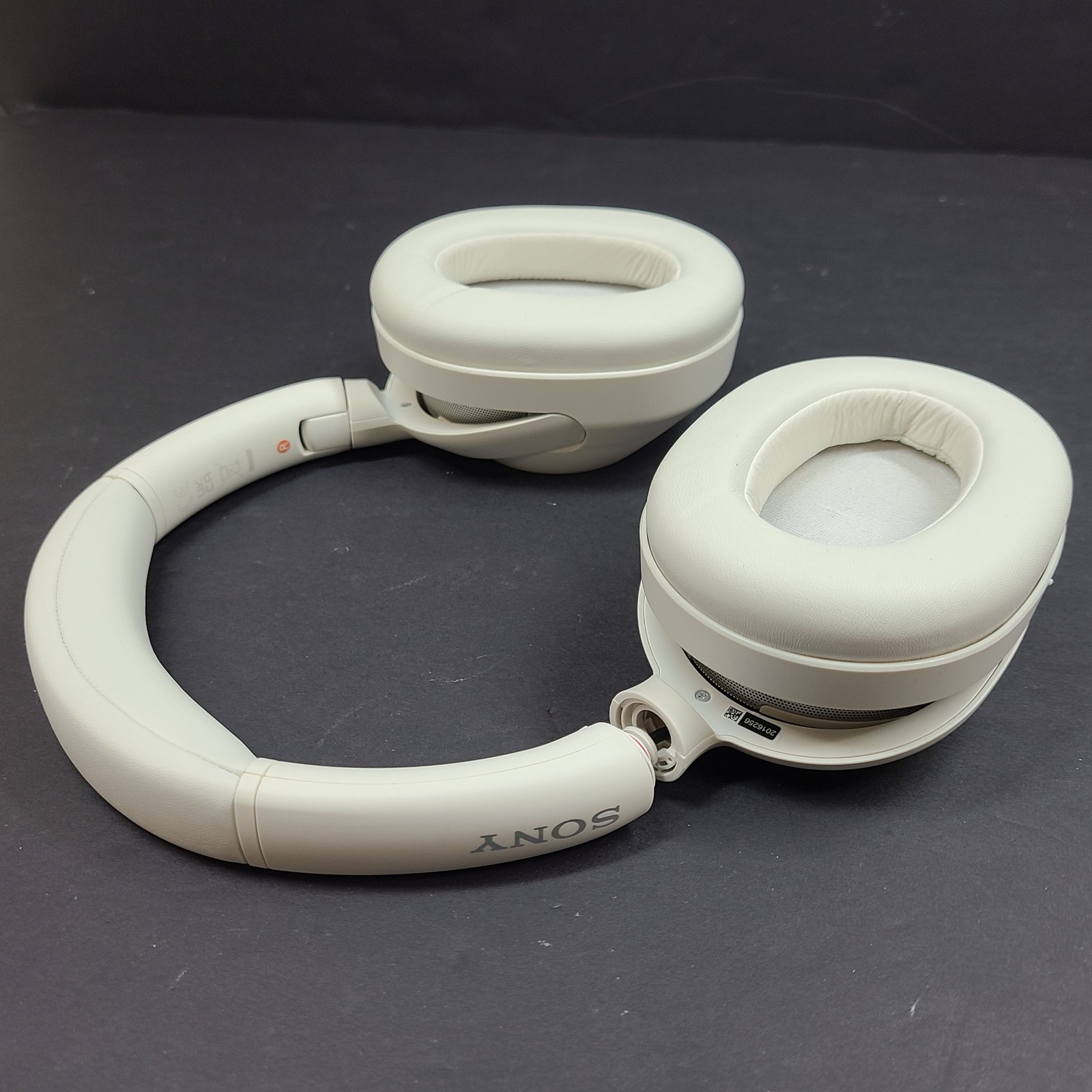 Sony ULT WEAR YY2981 Wireless Noise Canceling Bluetooth Headphones White READ!