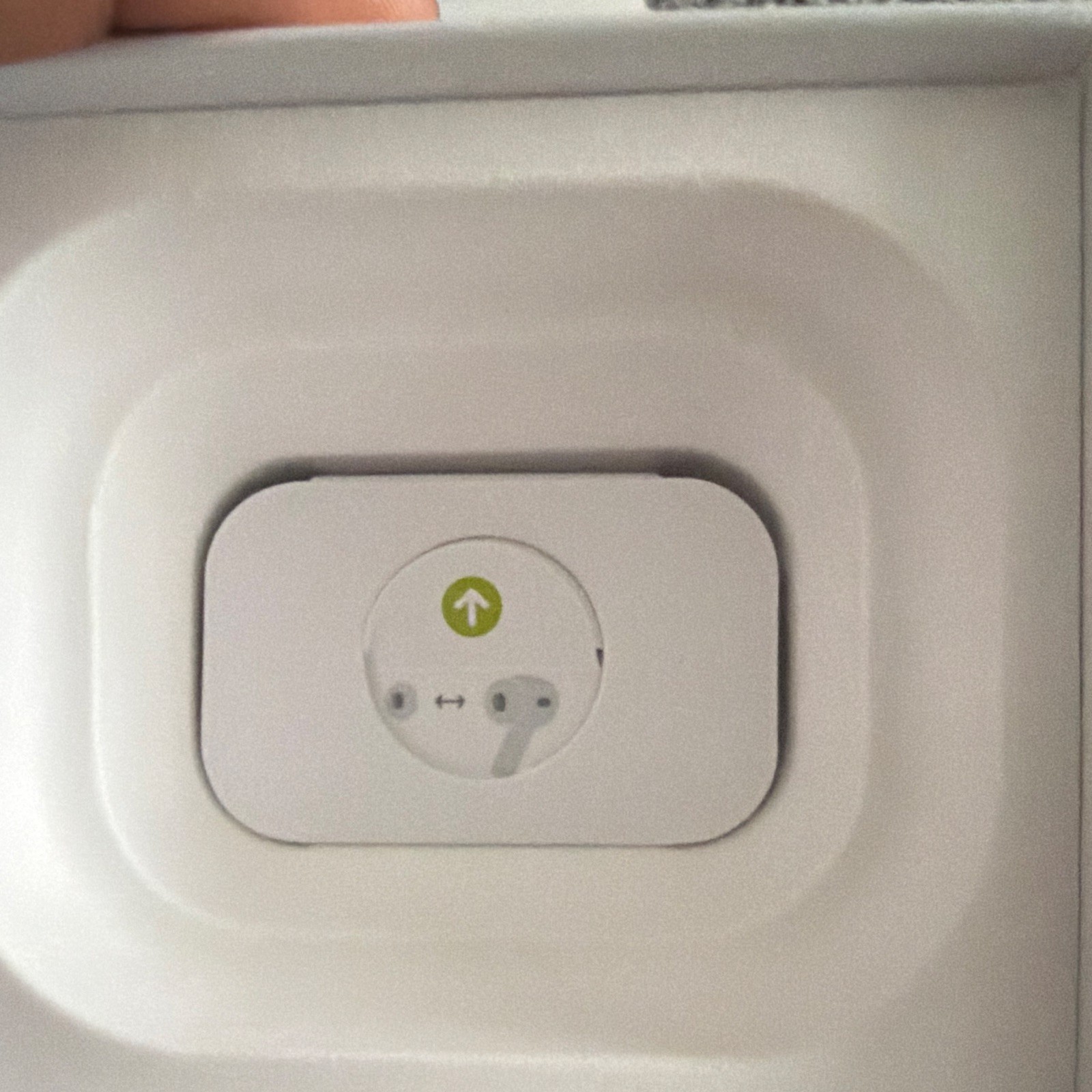 Apple AirPods Pro 3 In-Ear Bluetooth Wireless Earbuds w/ Charging Case White