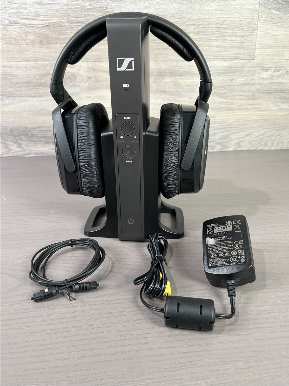 Sennheiser HDR 175 RF Wireless Headphone System W/TR 175 Transmitter Dock Tested