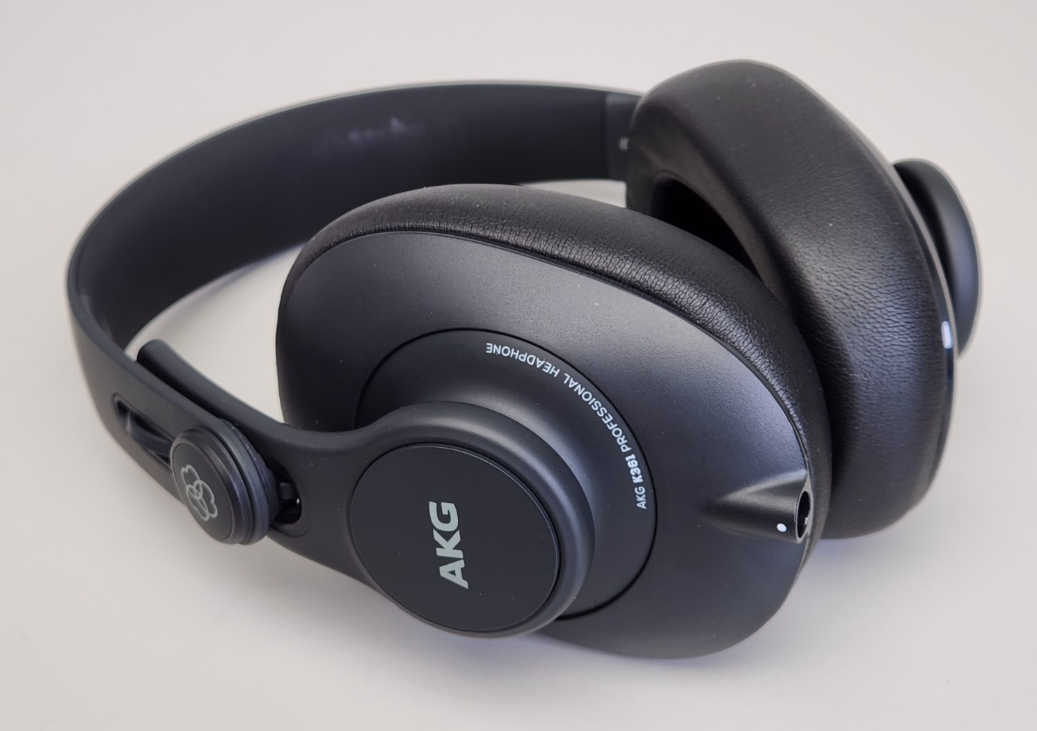 AKG K361 Over-Ear Closed Back 50mm Foldable Studio Headphones Black, Tested