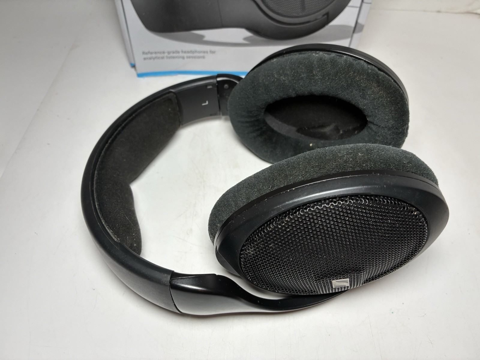 Sennheiser HD 560S Audiophile Headphones Over-The-Ear – Free shipping