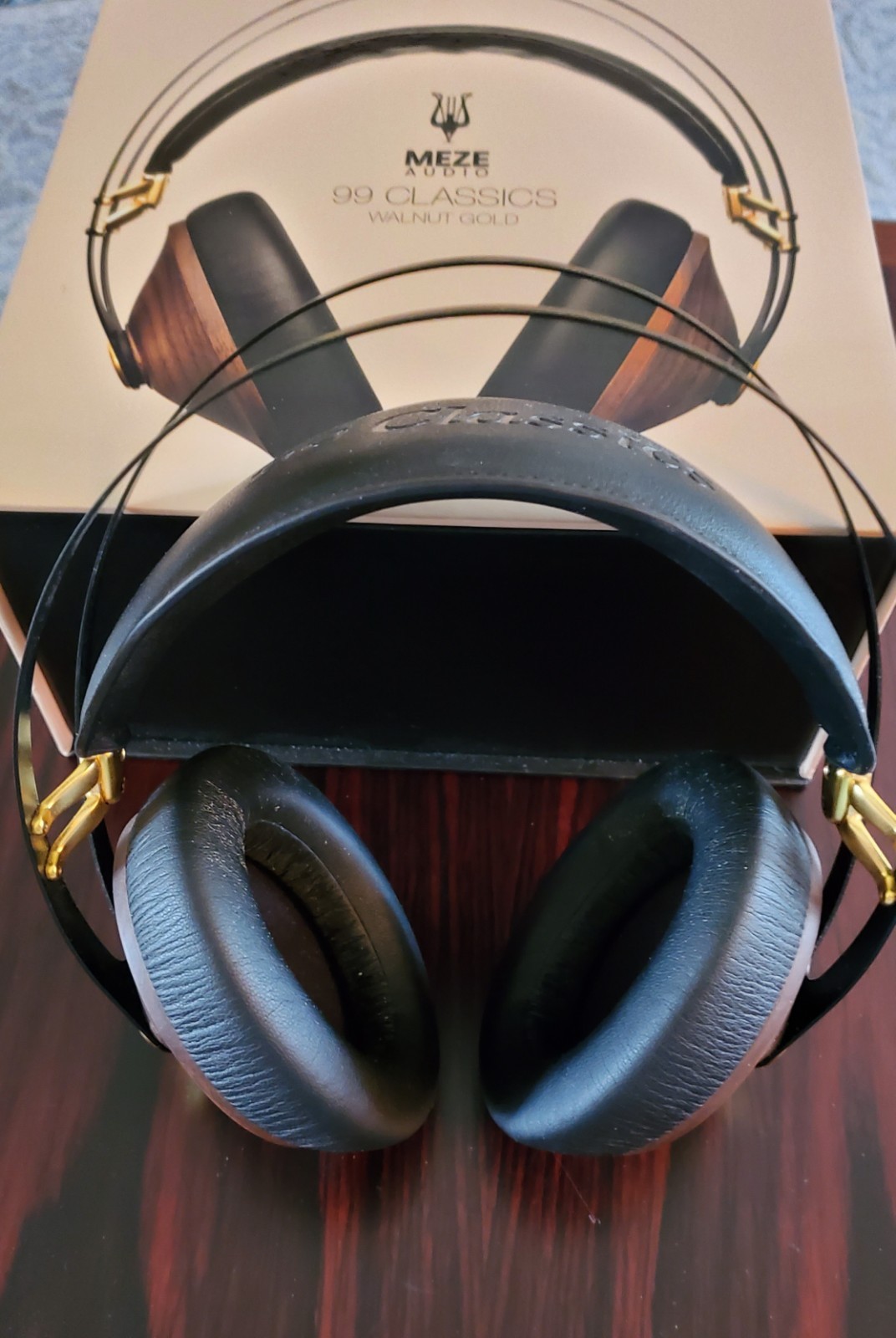 Meze 99 Classics Headphones Walnut Gold, Over-Ear, M99C-WG-J, Japan Import