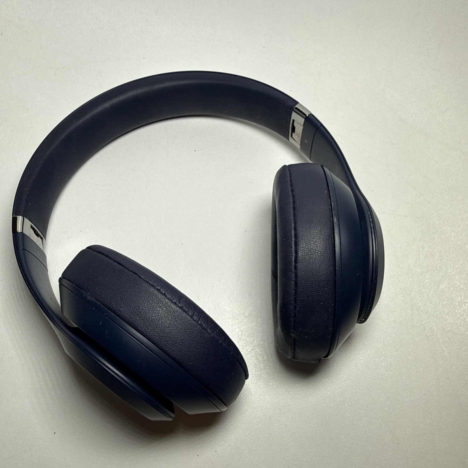 Beats by Dr. Dre Studio3 Headband Wireless Headphones – Blue. Works, Read