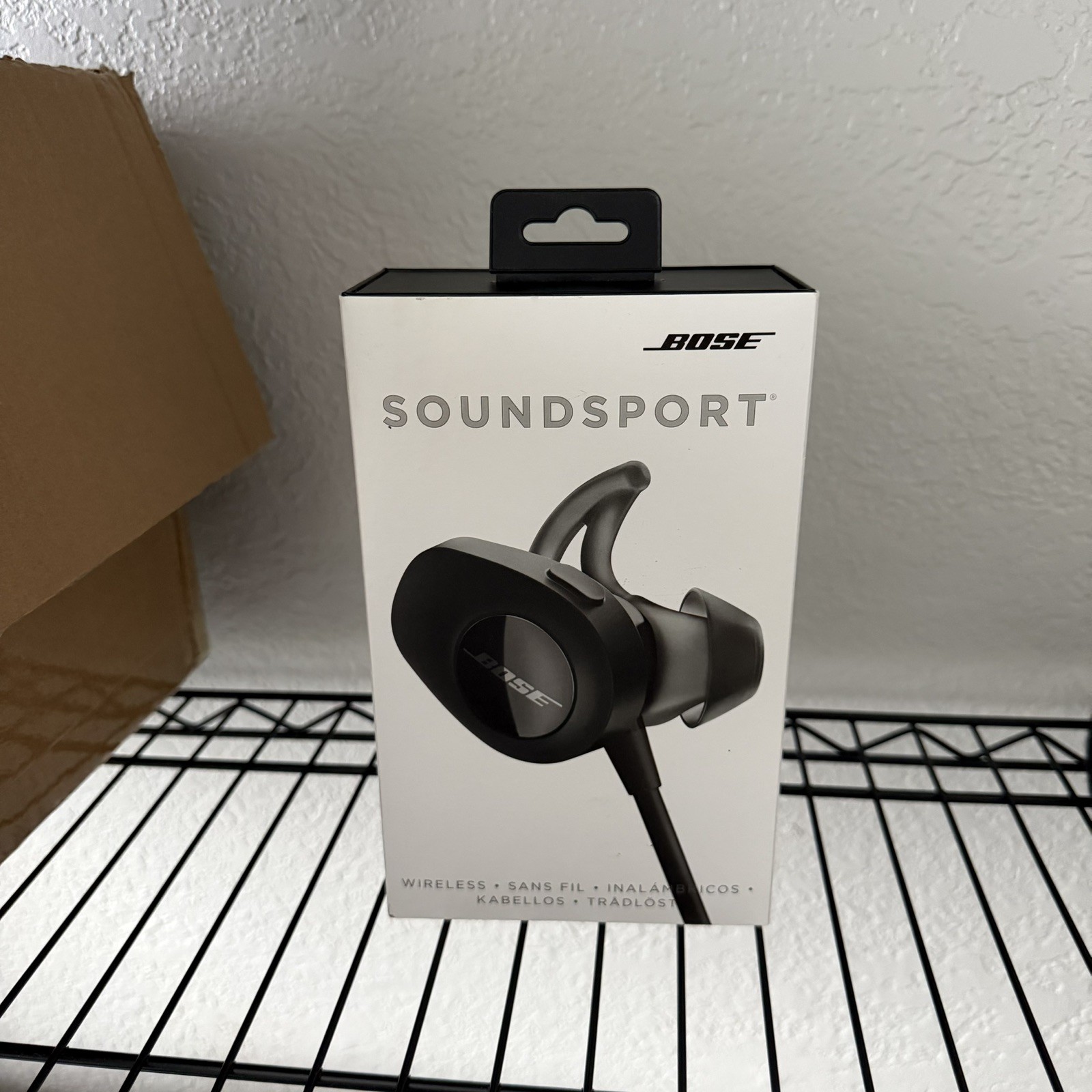 Bose Soundsport In-Ear Wireless Headphones – Black- Open Box