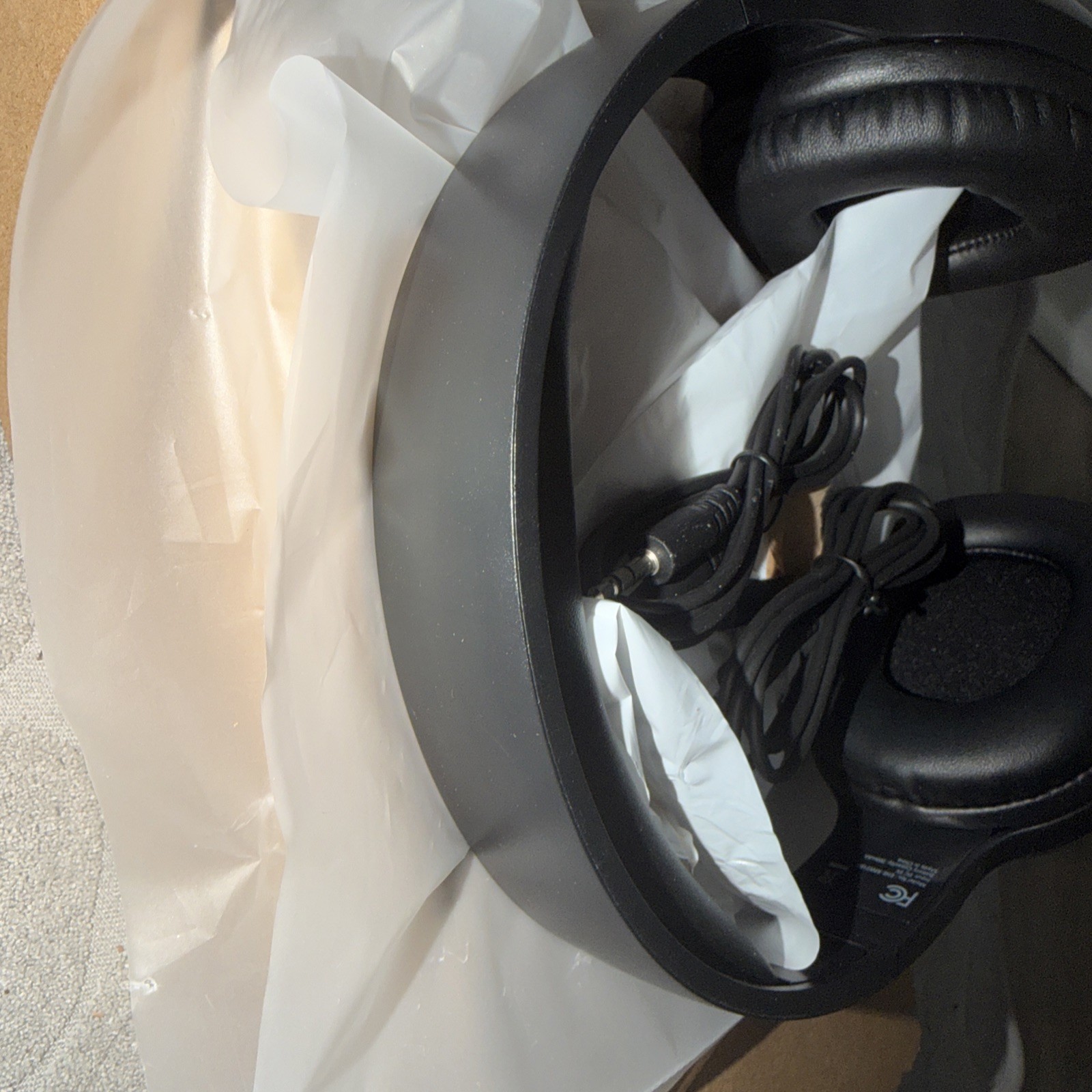 MEZZO BRAND NEW On-Ear Black Headphone
